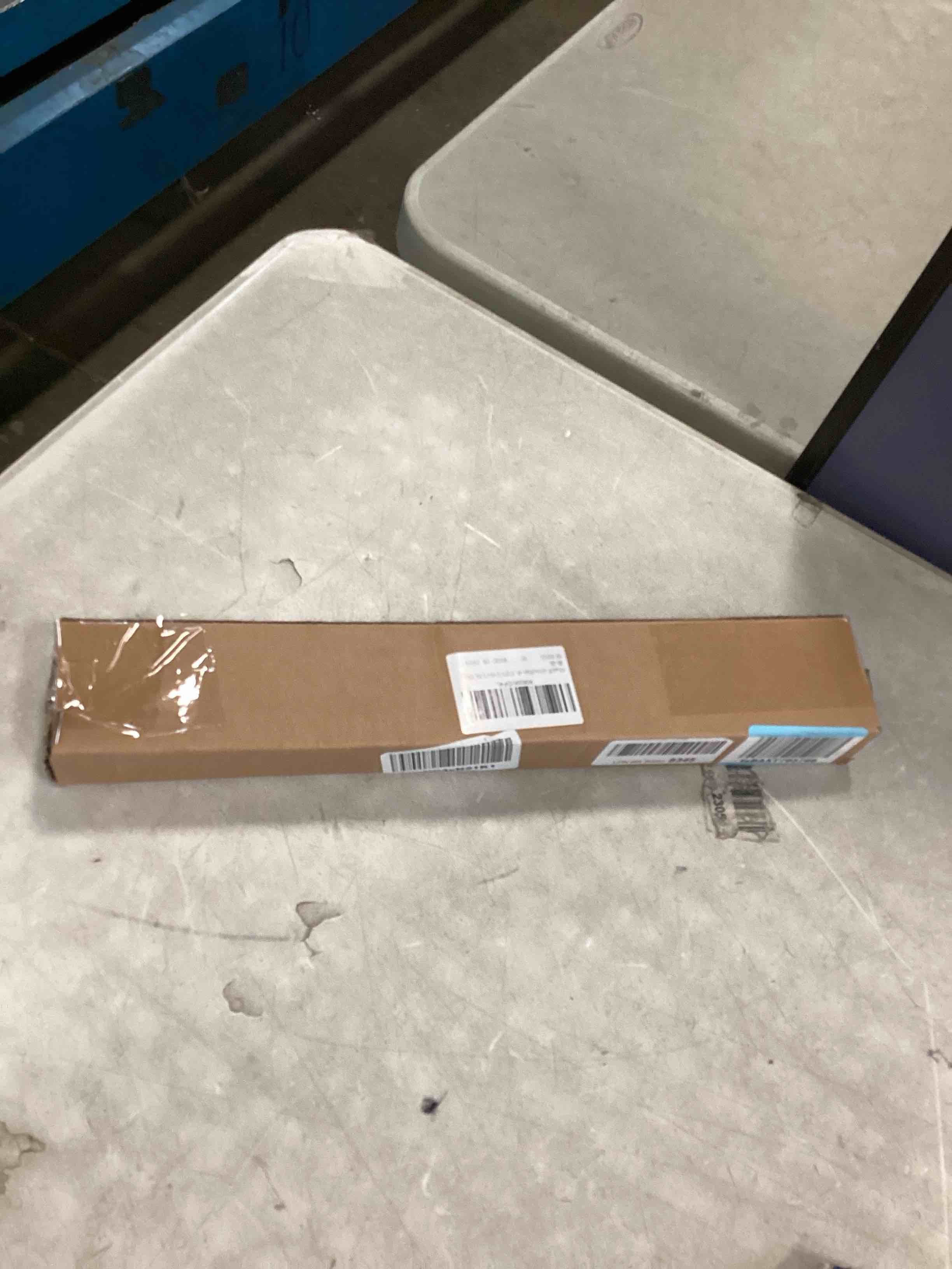 https://s3.amazonaws.com/lotting-images-prod/bidfta/RED6431578_1719499135601.jpeg