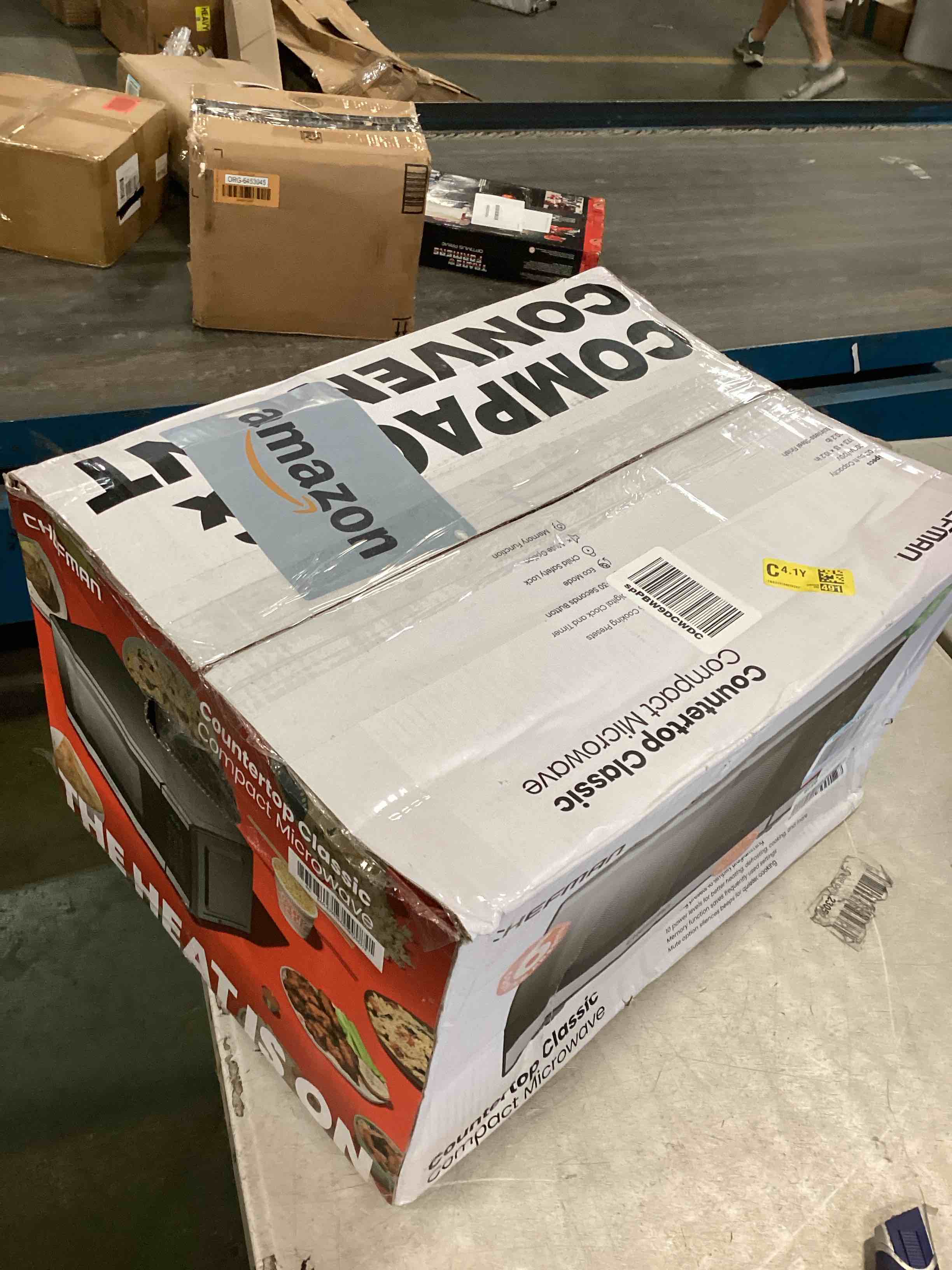 https://s3.amazonaws.com/lotting-images-prod/bidfta/RED6431635_1719504965363.jpeg