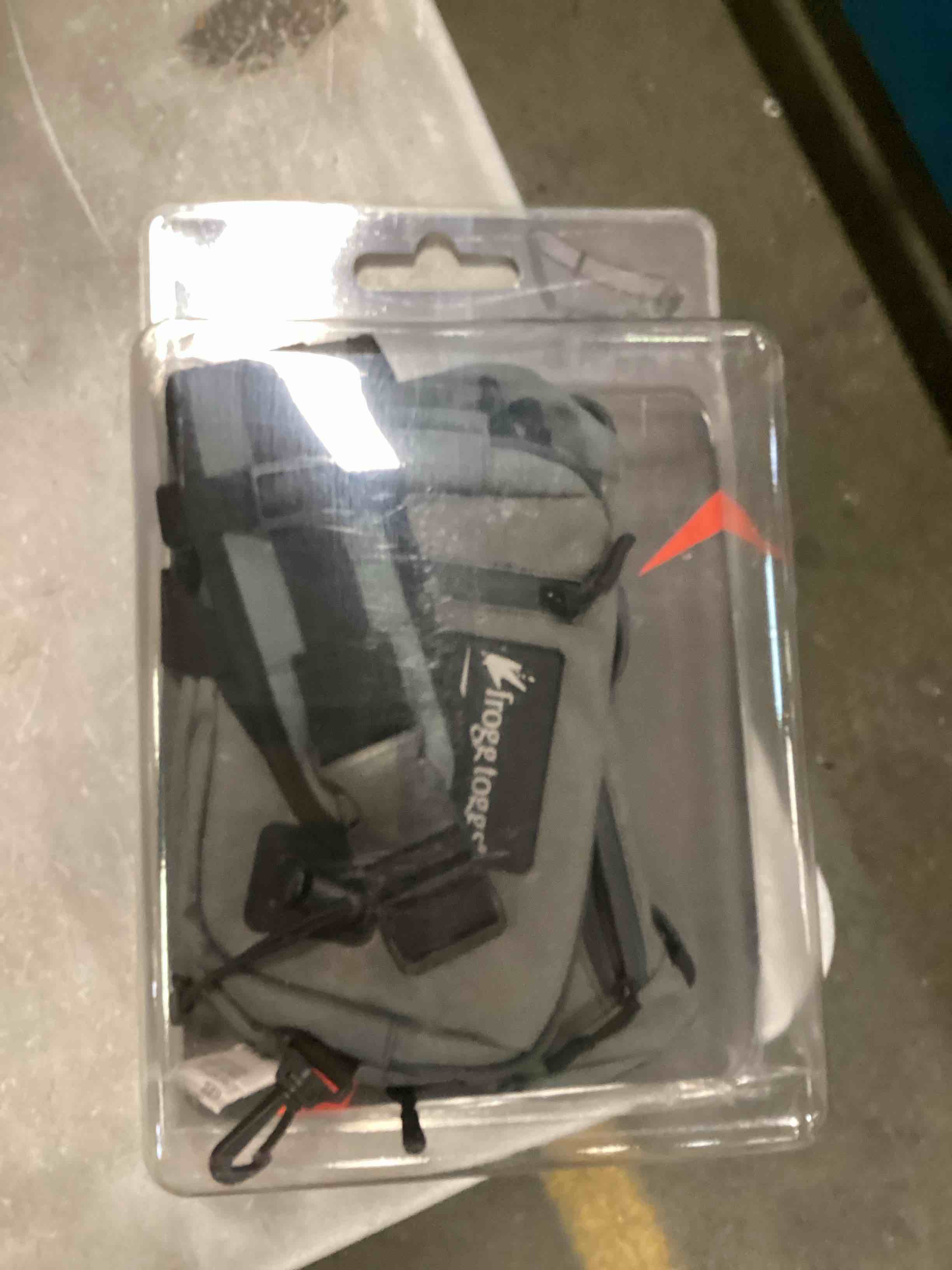 https://s3.amazonaws.com/lotting-images-prod/bidfta/RED6431785_1719580663547.jpeg