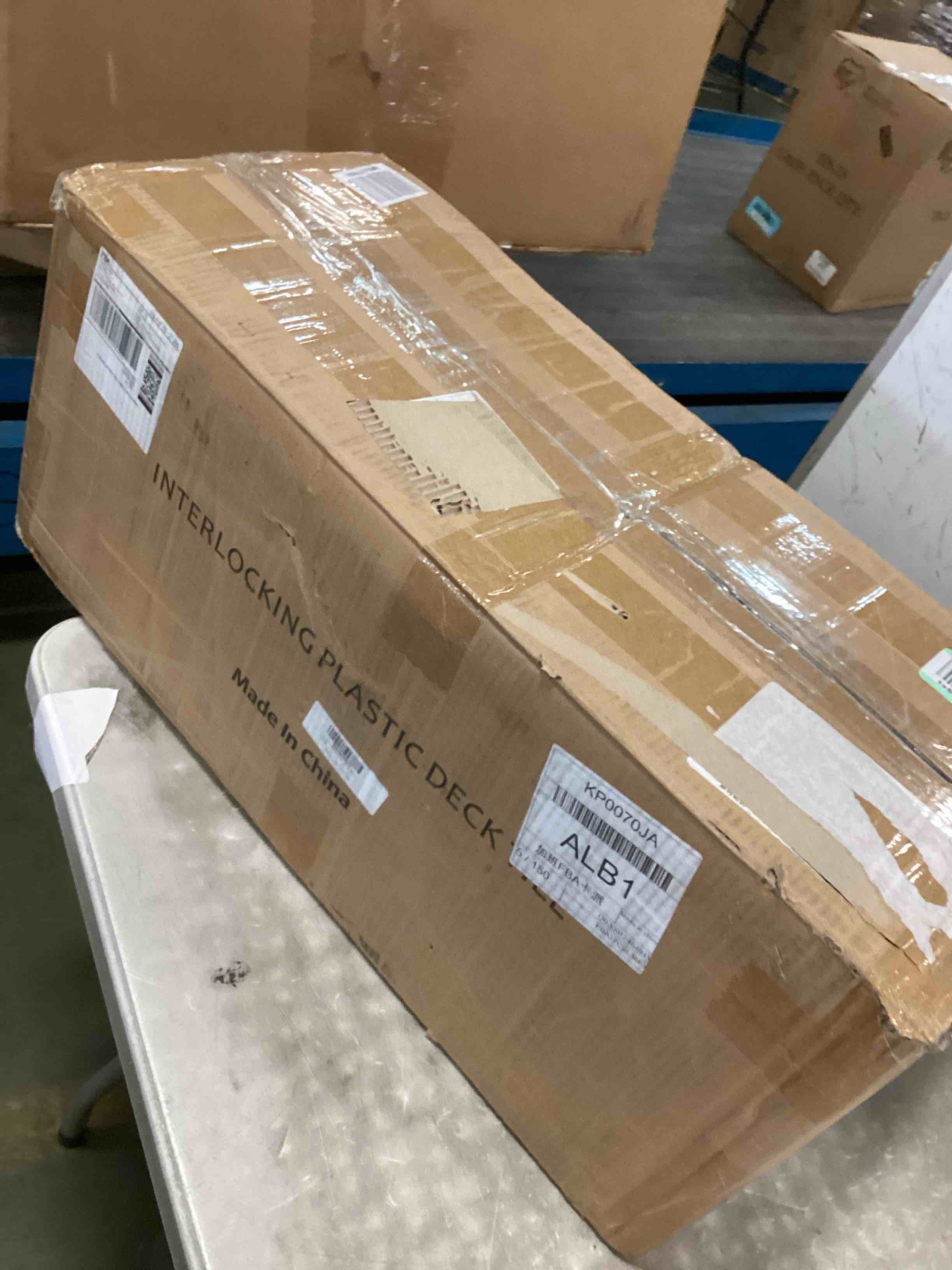 https://s3.amazonaws.com/lotting-images-prod/bidfta/RED6432036_1719841609639.jpeg
