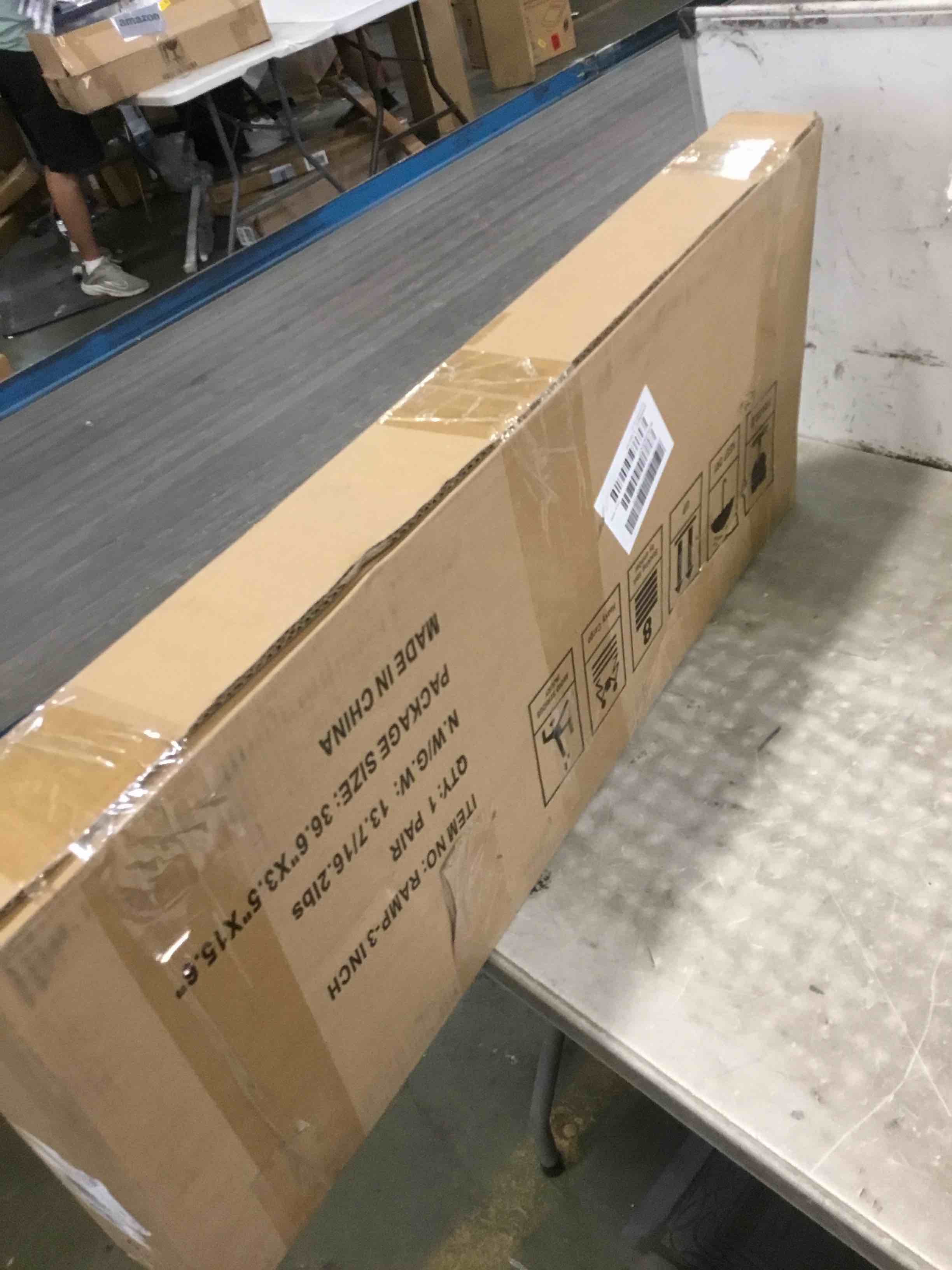 https://s3.amazonaws.com/lotting-images-prod/bidfta/RED6432176_1719862861780.jpeg