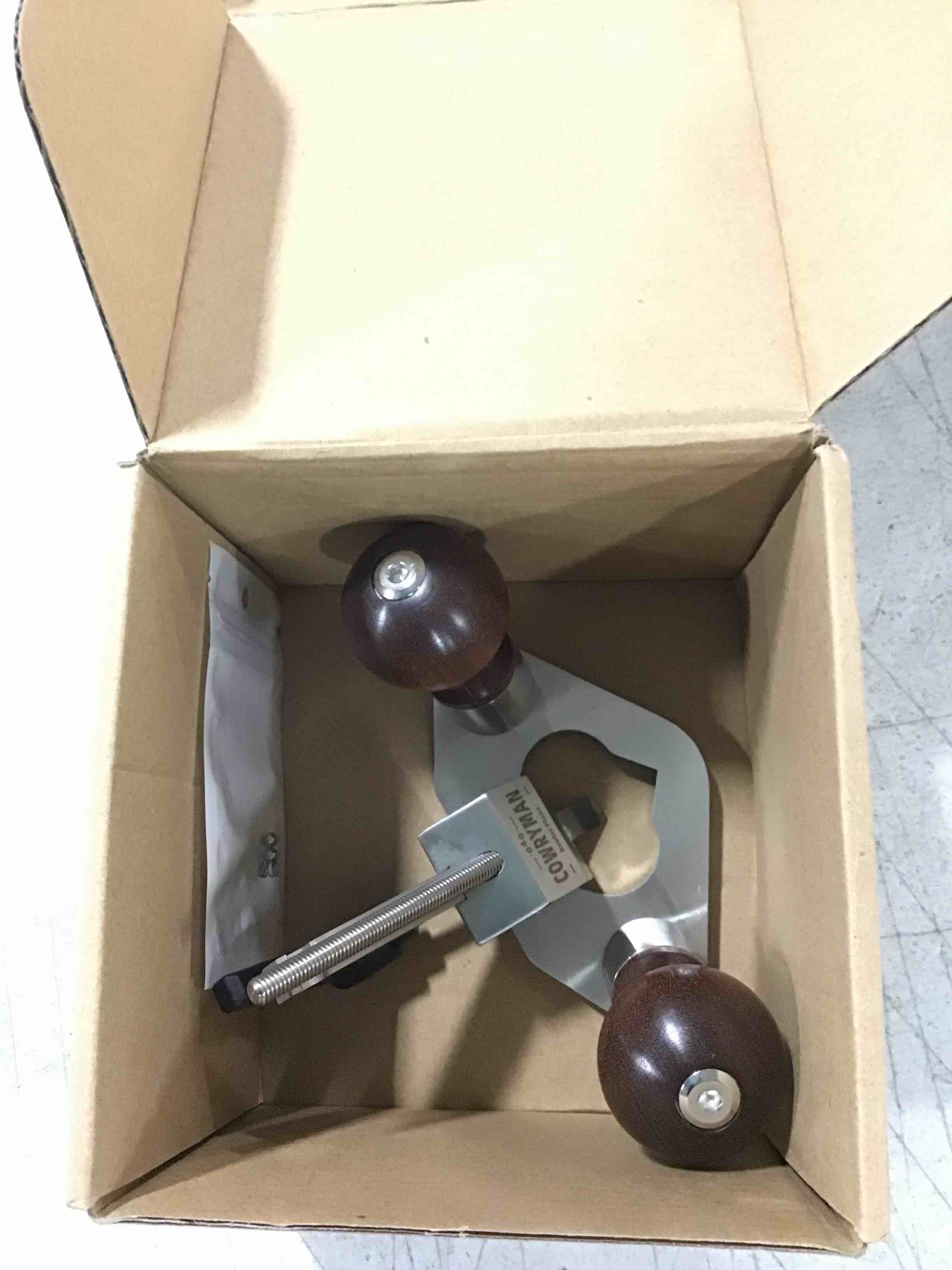 https://s3.amazonaws.com/lotting-images-prod/bidfta/RED6432663_1719416202936.jpeg