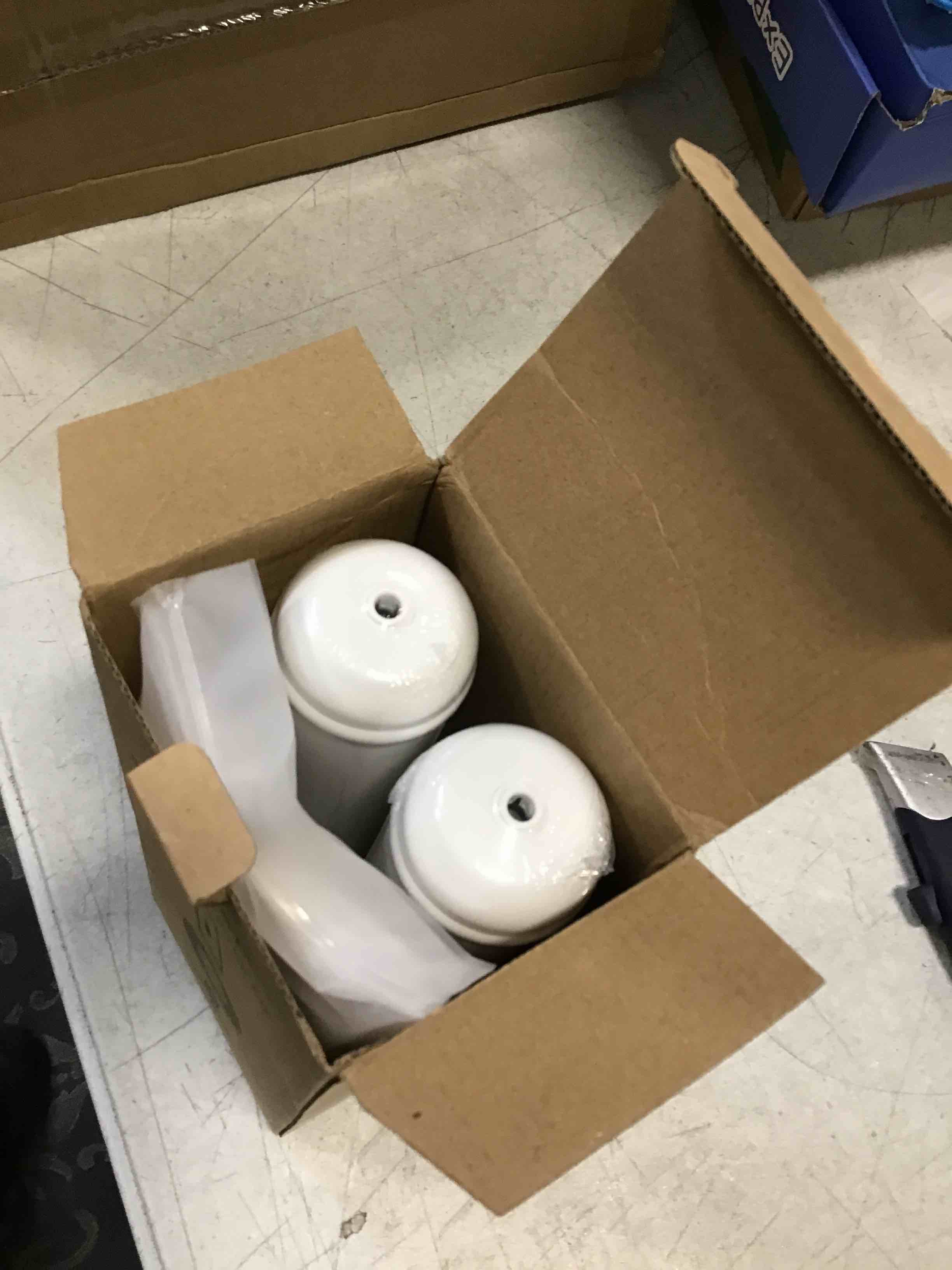 https://s3.amazonaws.com/lotting-images-prod/bidfta/RED6433940_1721324210438.jpeg