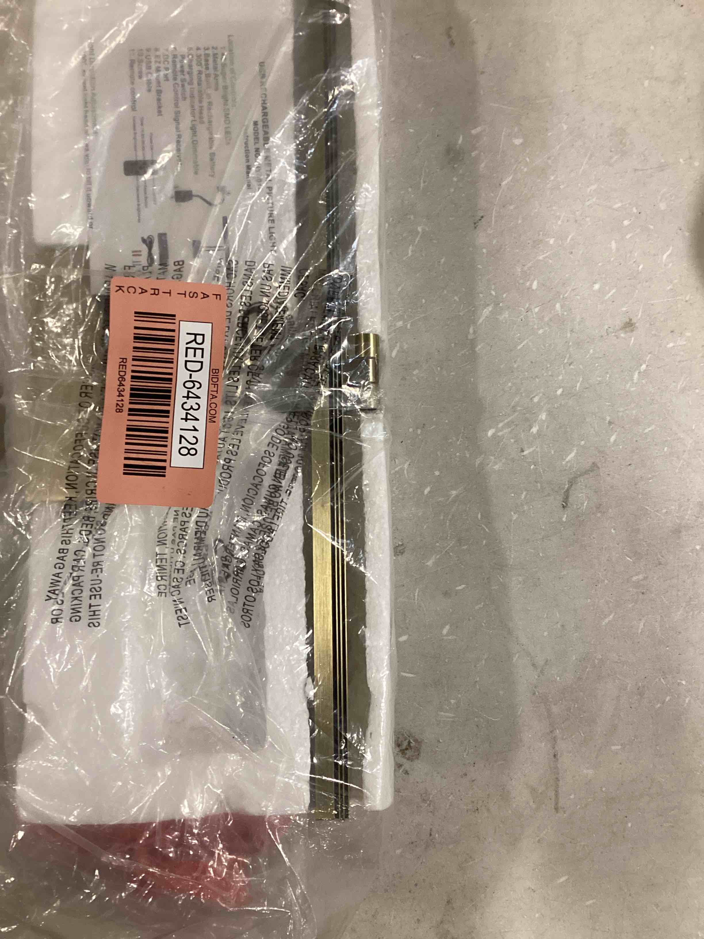 https://s3.amazonaws.com/lotting-images-prod/bidfta/RED6434128_1719339618250.jpeg