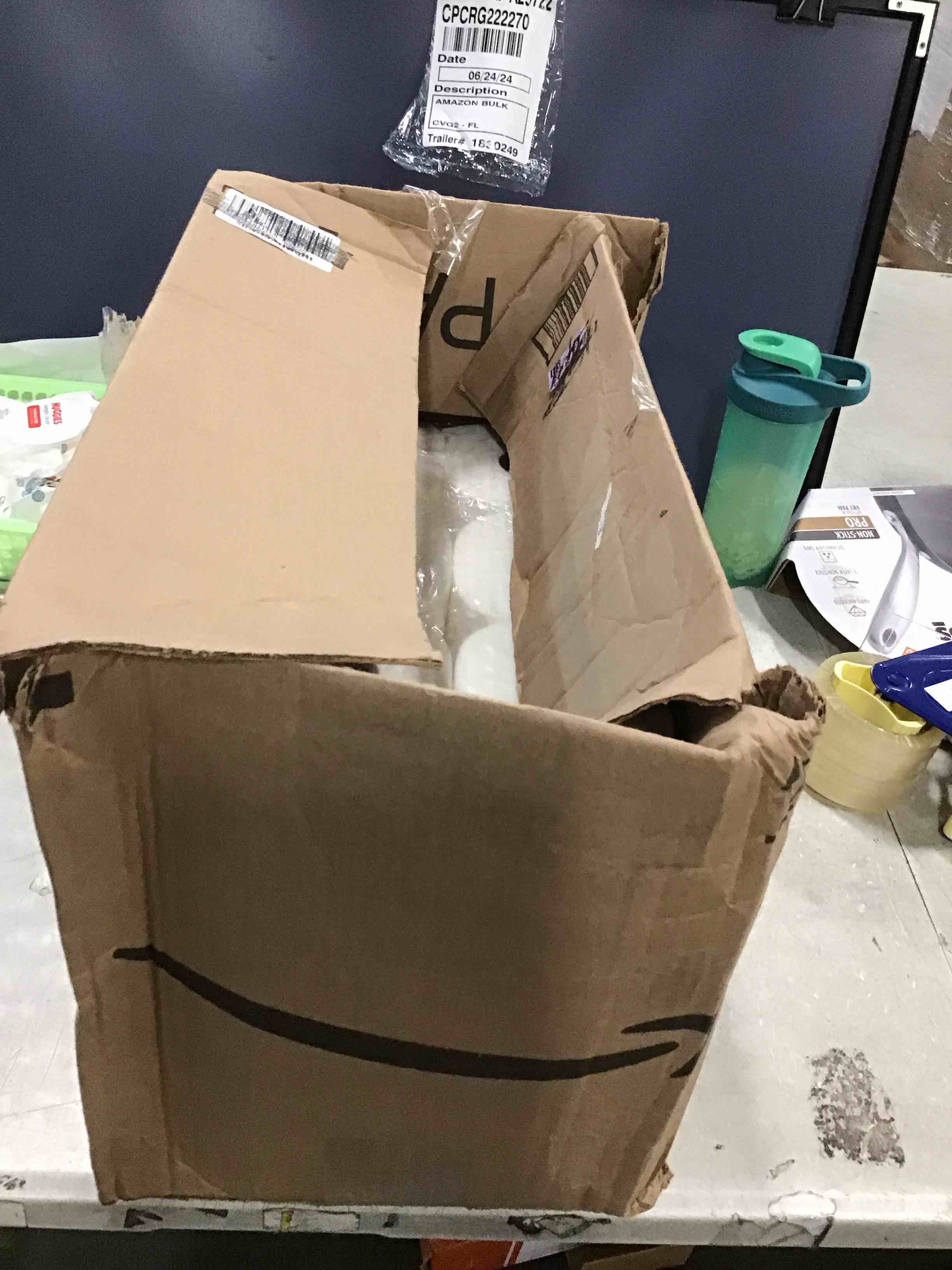 https://s3.amazonaws.com/lotting-images-prod/bidfta/RED6436180_1719637429587.jpeg