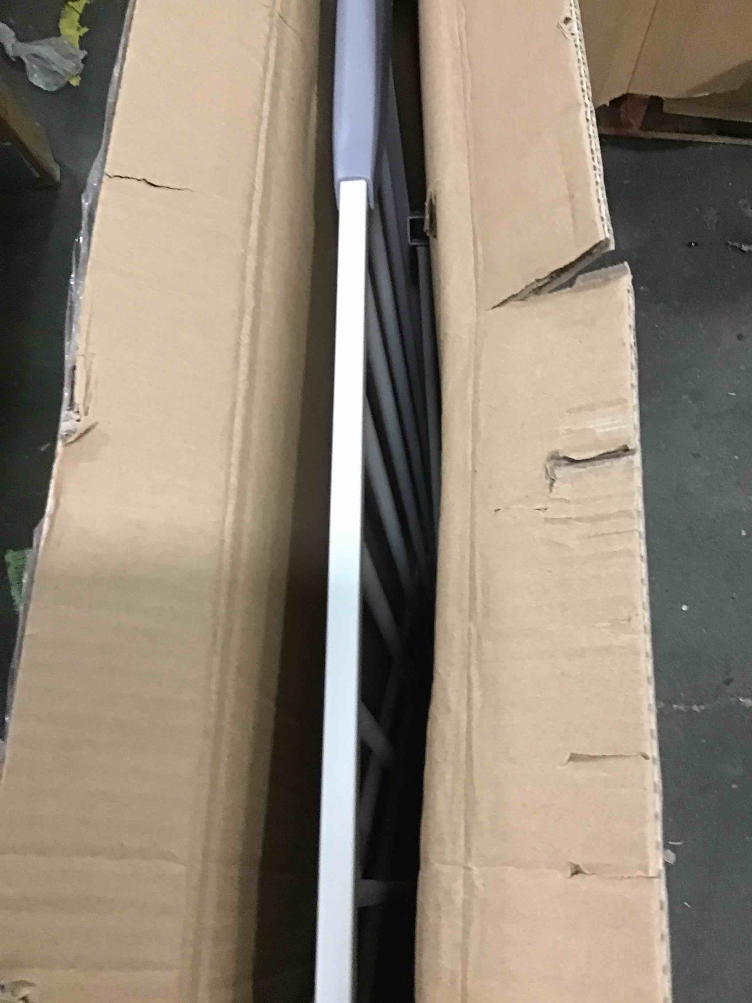 https://s3.amazonaws.com/lotting-images-prod/bidfta/RED6436391_1720049046813.jpeg