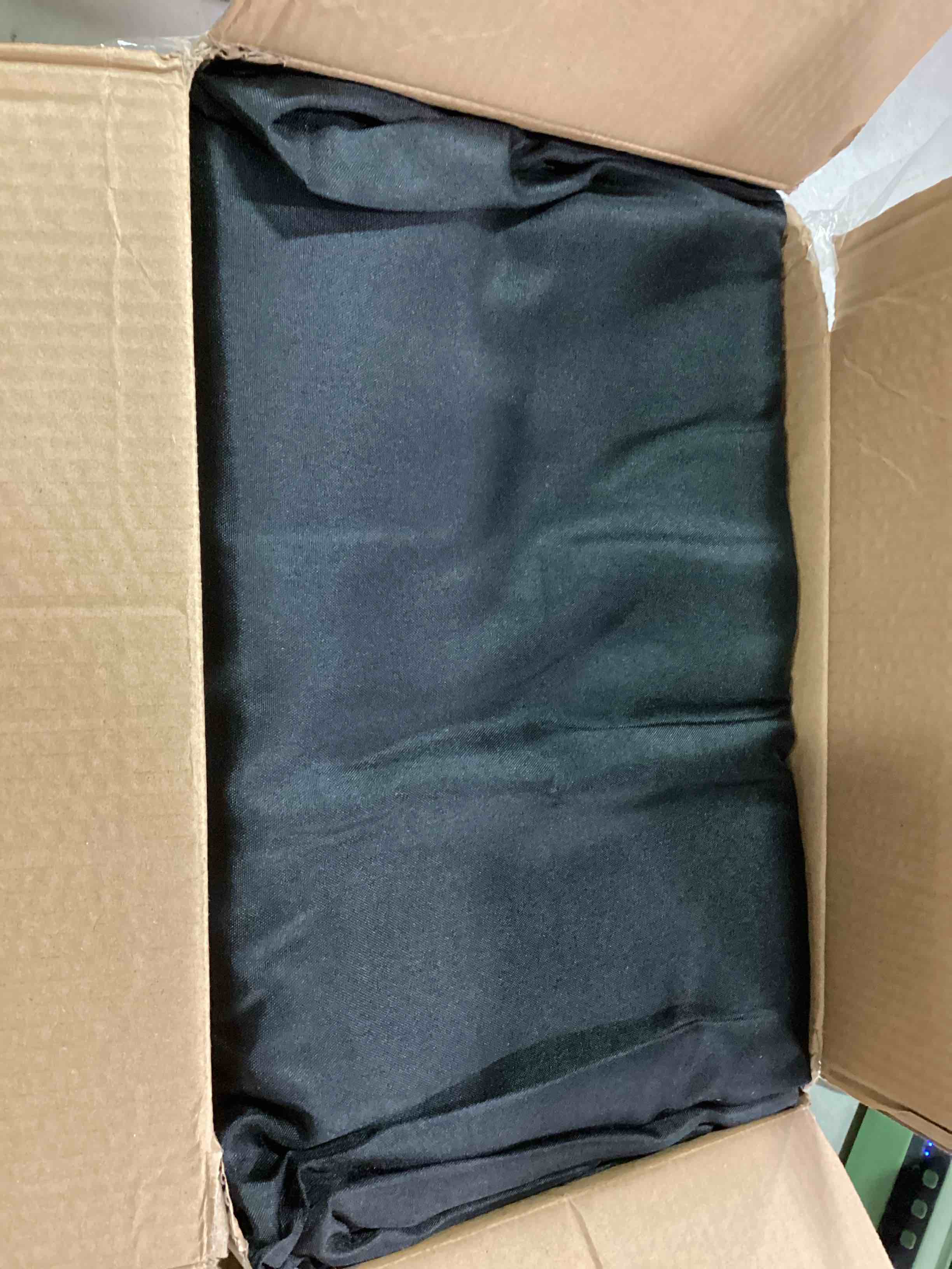 https://s3.amazonaws.com/lotting-images-prod/bidfta/RED6436693_1720563520476.jpeg