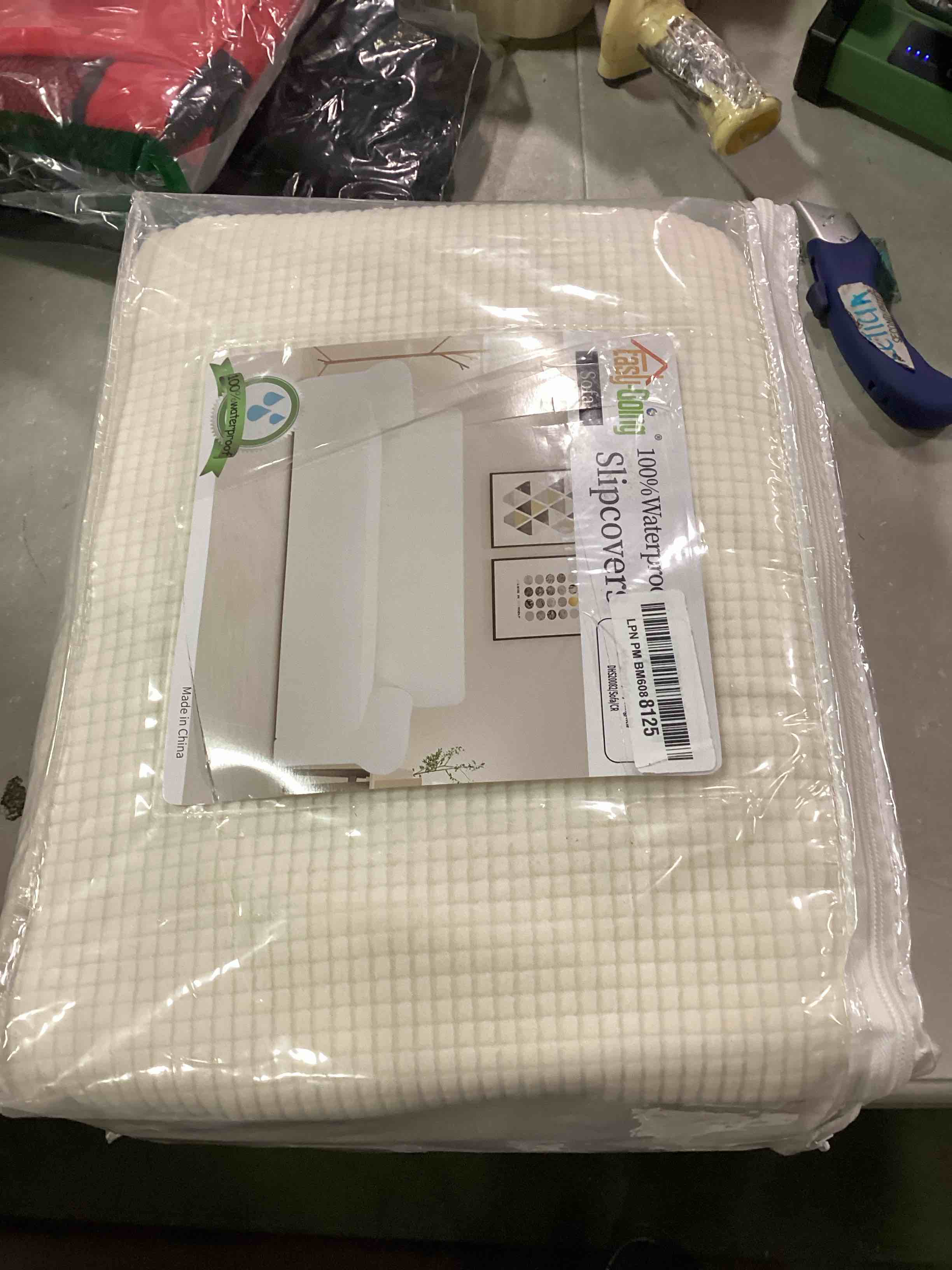 https://s3.amazonaws.com/lotting-images-prod/bidfta/RED6436833_1720578744612.jpeg