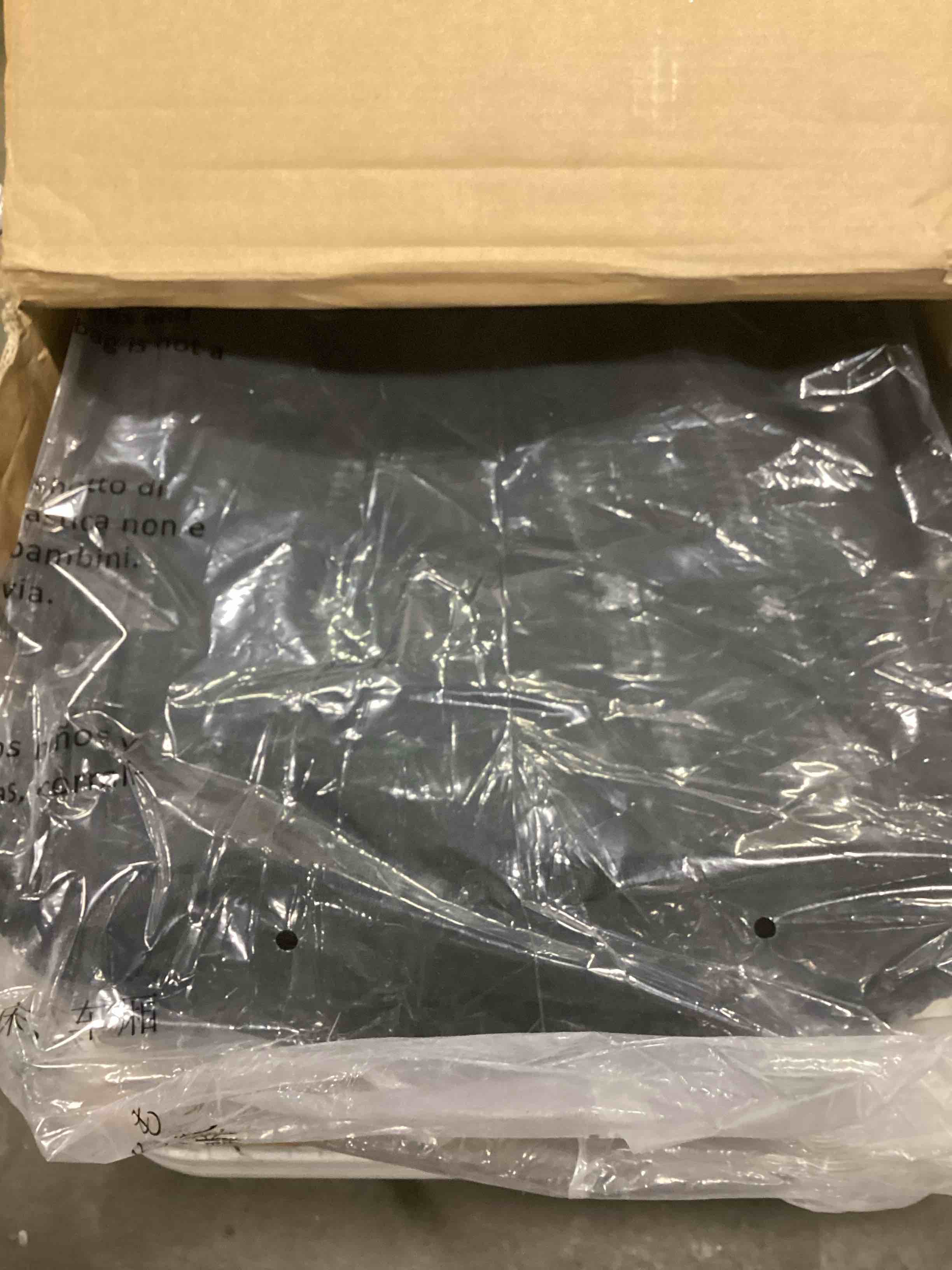https://s3.amazonaws.com/lotting-images-prod/bidfta/RED6437072_1719543026857.jpeg