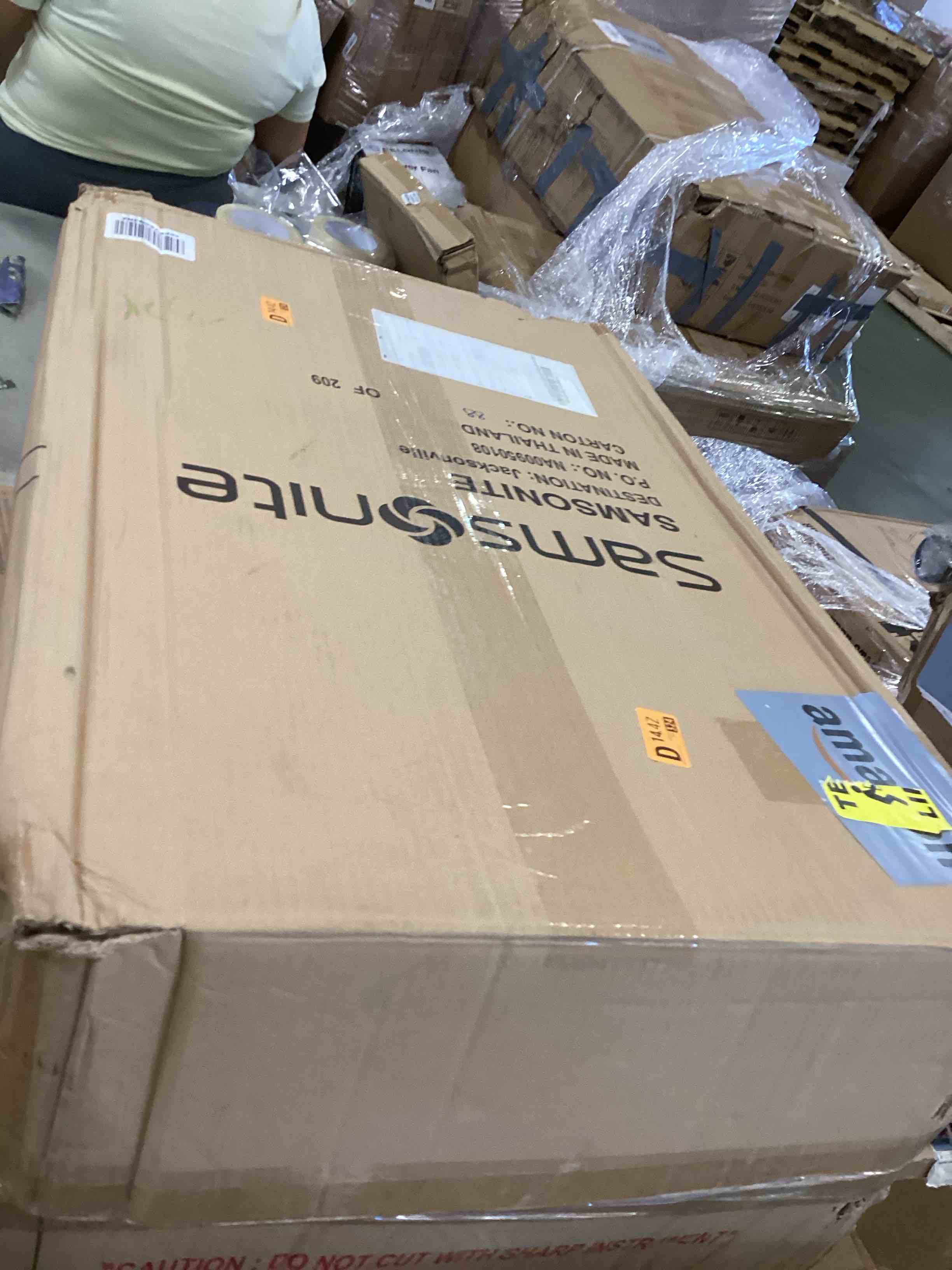 https://s3.amazonaws.com/lotting-images-prod/bidfta/RED6437655_1719847491466.jpeg