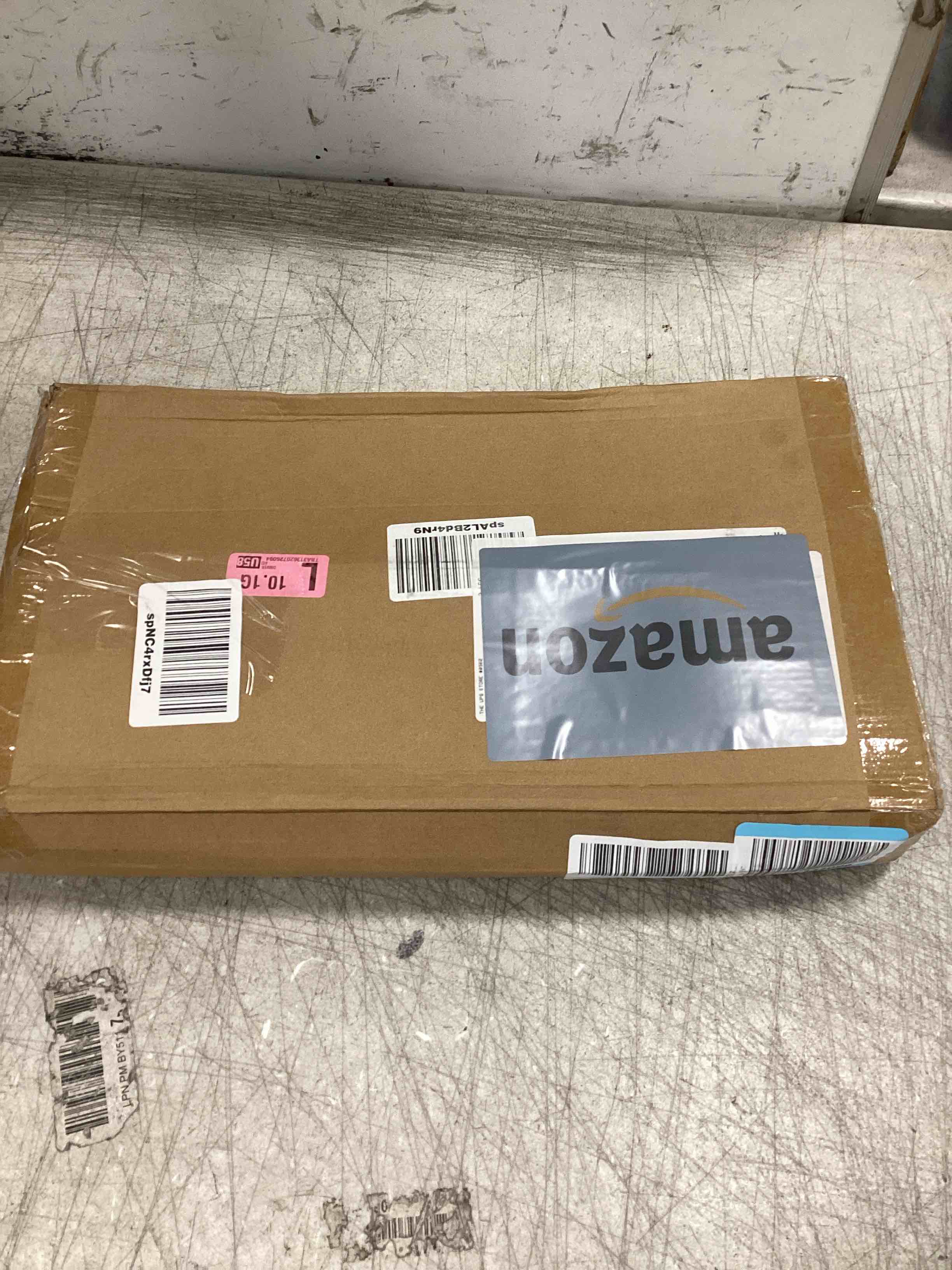 https://s3.amazonaws.com/lotting-images-prod/bidfta/RED6438203_1719959758321.jpeg