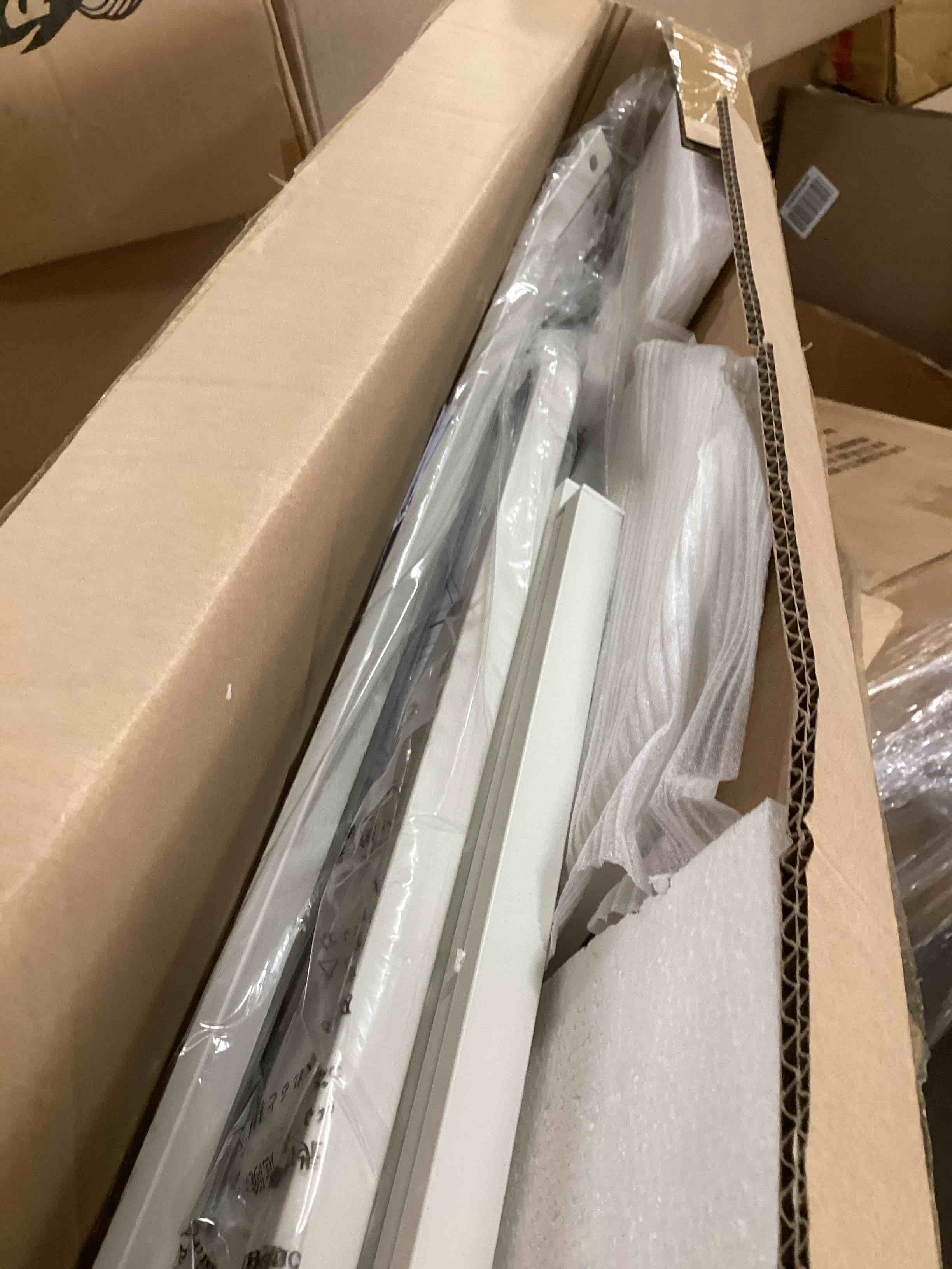 https://s3.amazonaws.com/lotting-images-prod/bidfta/RED6438376_1720005954160.jpeg