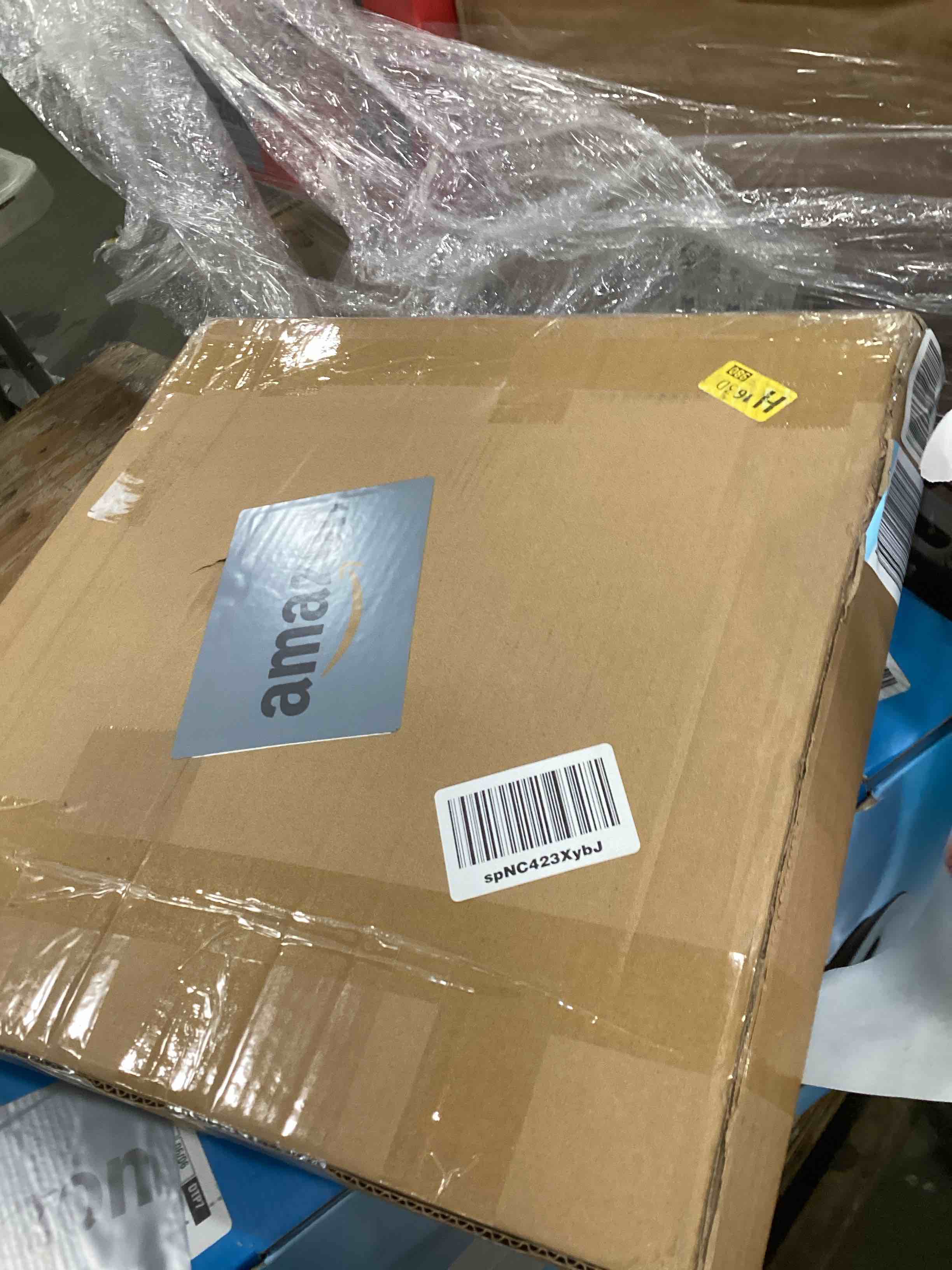 https://s3.amazonaws.com/lotting-images-prod/bidfta/RED6438388_1720006981529.jpeg