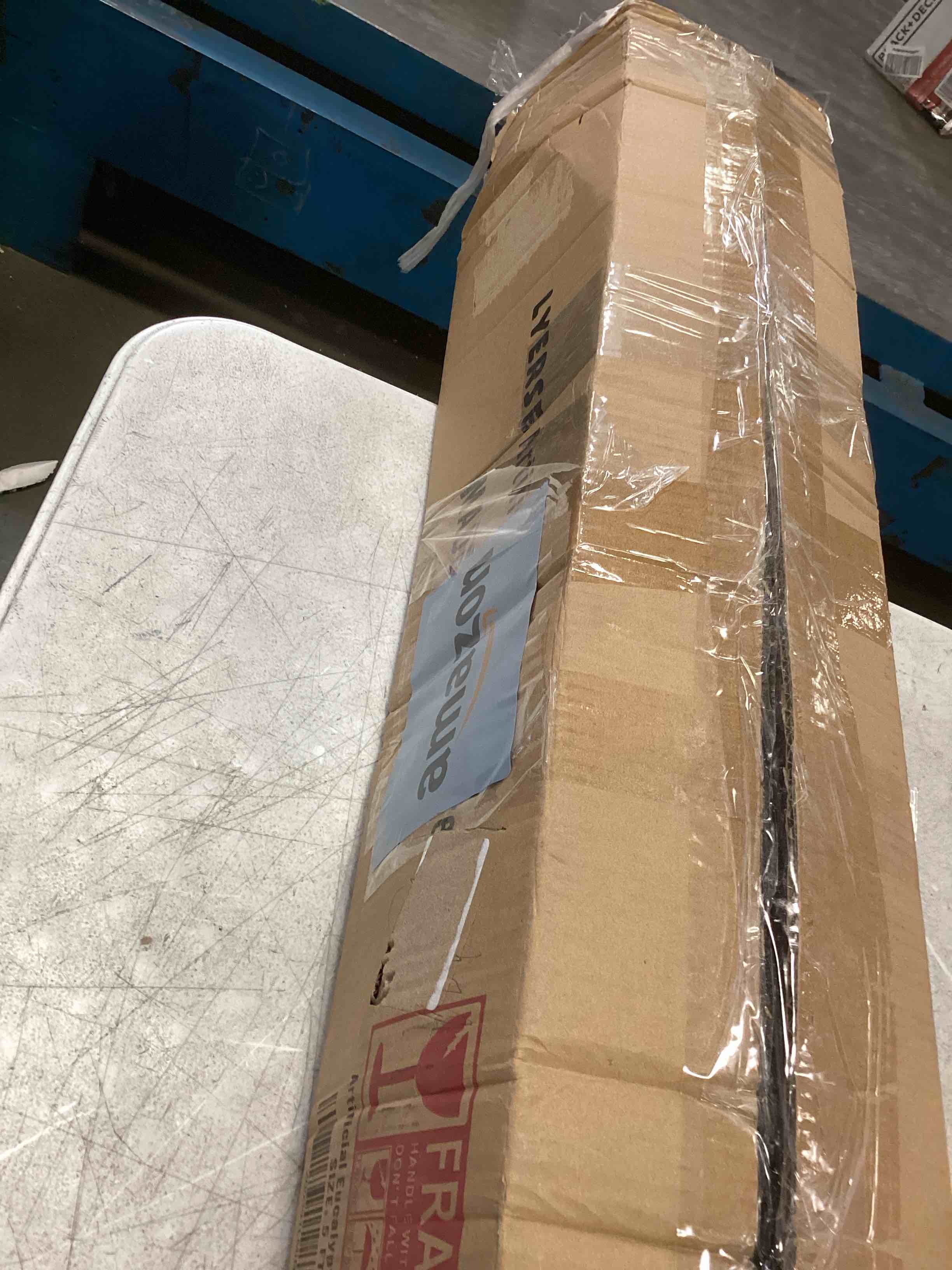https://s3.amazonaws.com/lotting-images-prod/bidfta/RED6438527_1719591344616.jpeg