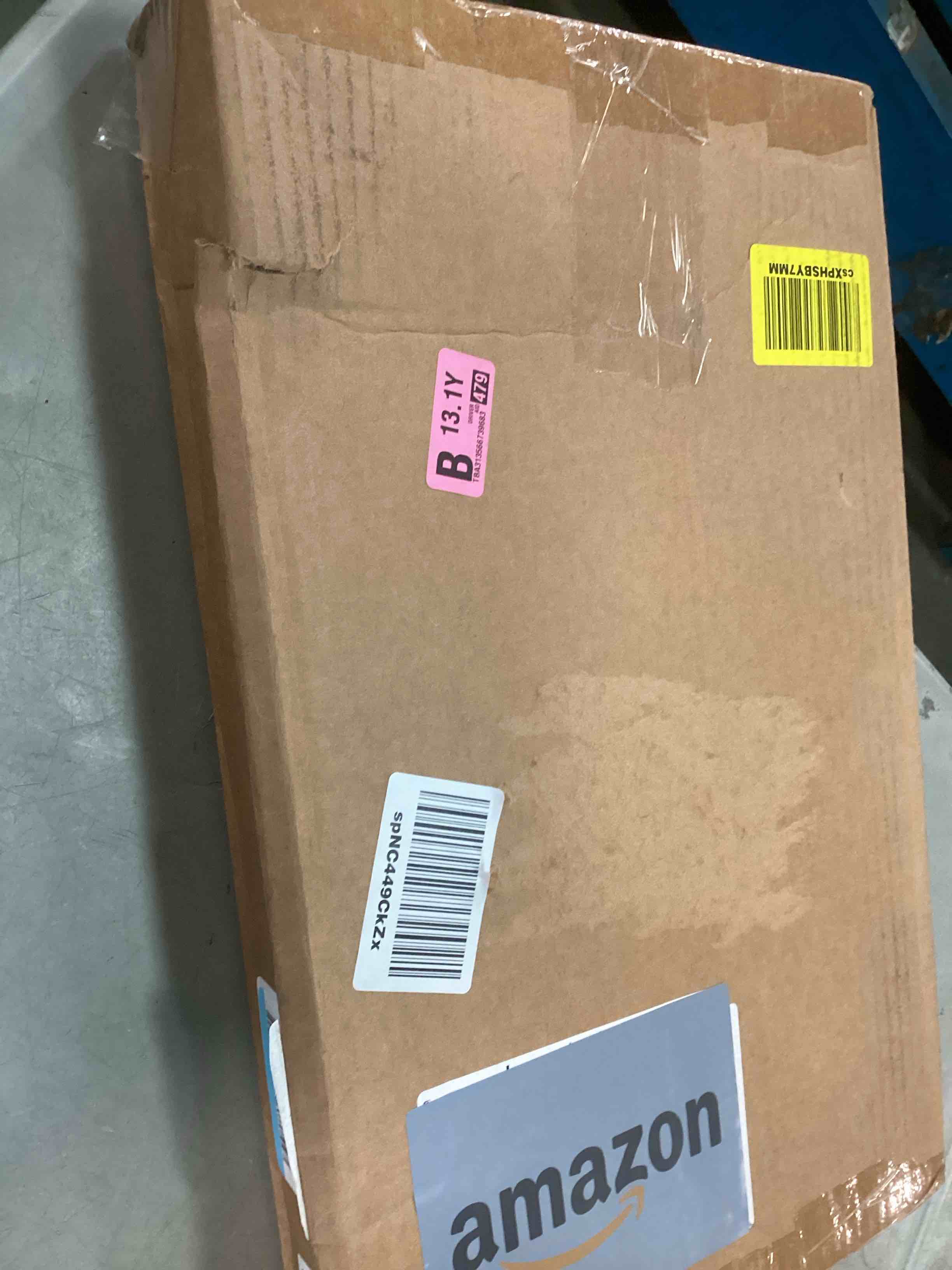 https://s3.amazonaws.com/lotting-images-prod/bidfta/RED6438960_1719925704638.jpeg