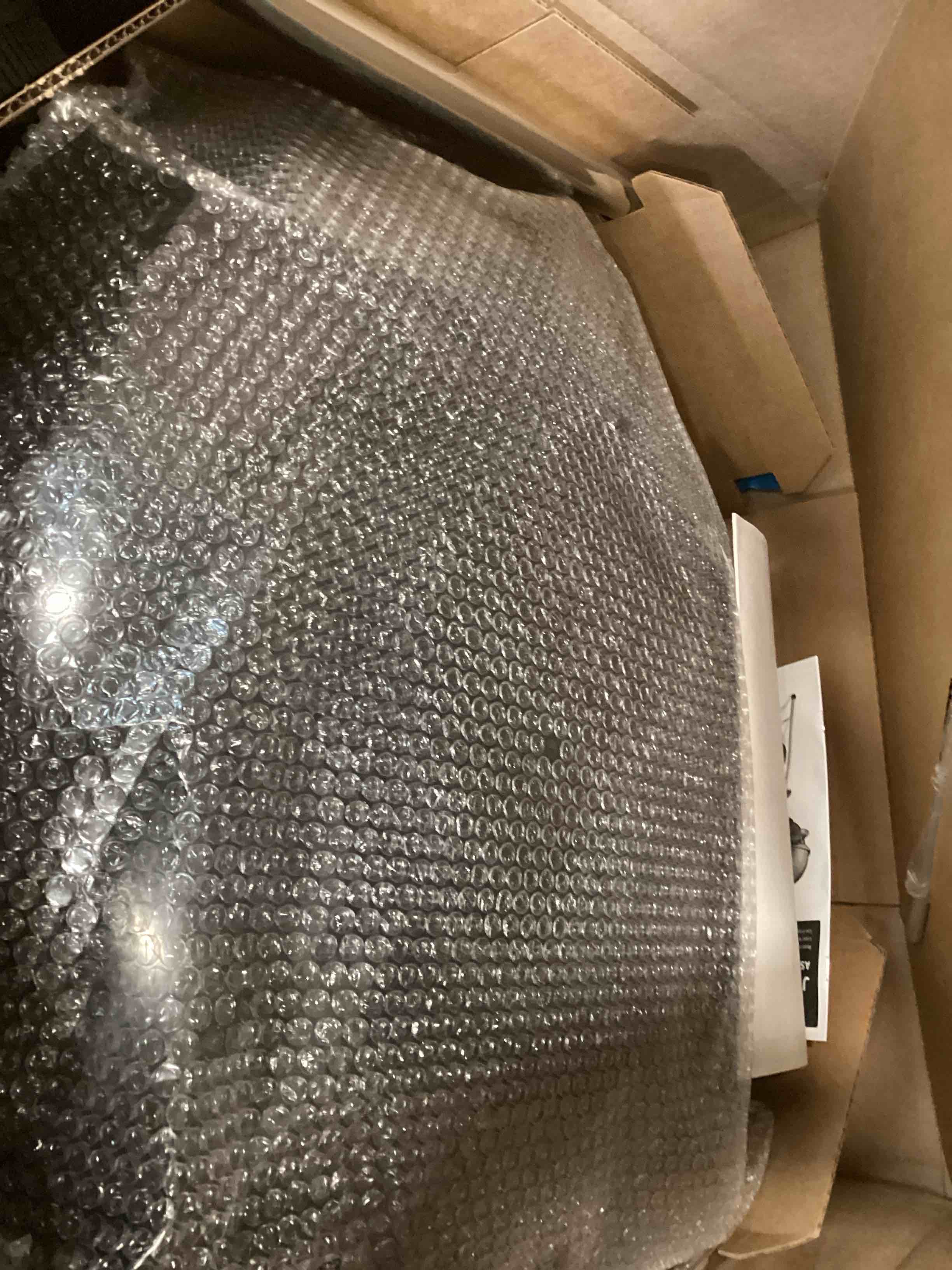 https://s3.amazonaws.com/lotting-images-prod/bidfta/RED6439101_1719944446708.jpeg