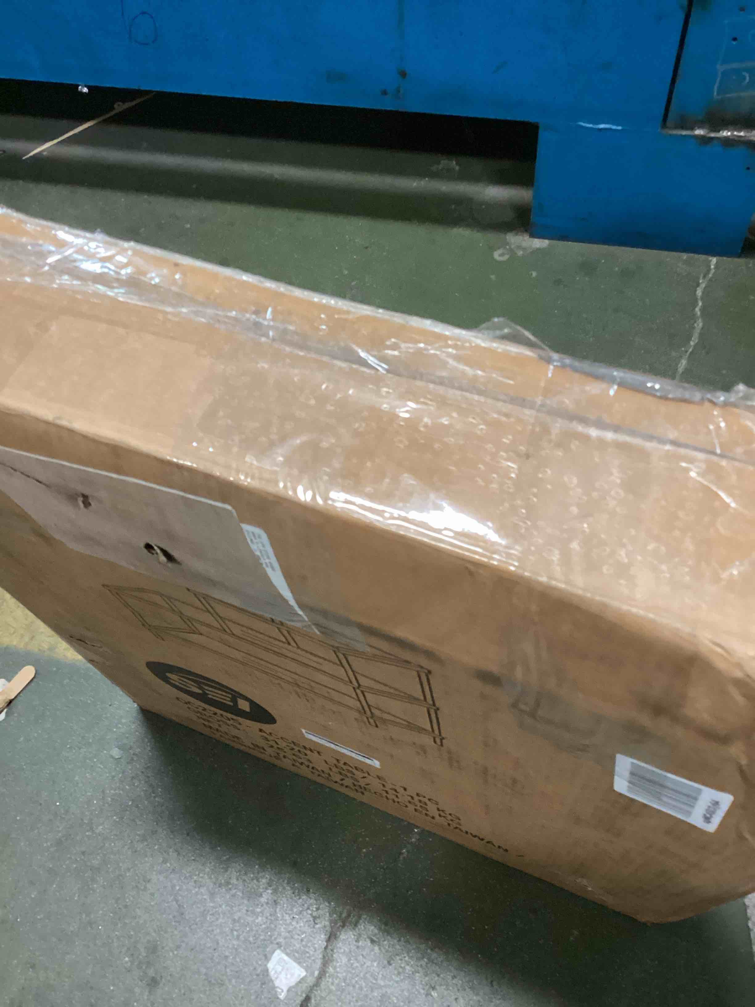 https://s3.amazonaws.com/lotting-images-prod/bidfta/RED6439436_1720183198862.jpeg