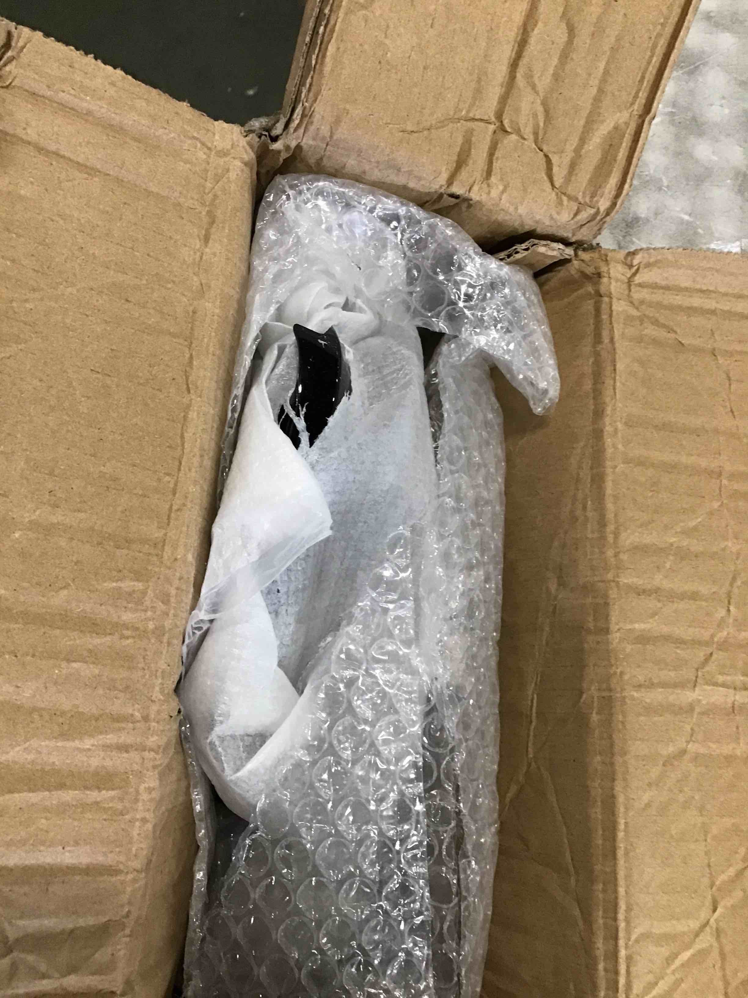 https://s3.amazonaws.com/lotting-images-prod/bidfta/RED6439861_1721075002434.jpeg