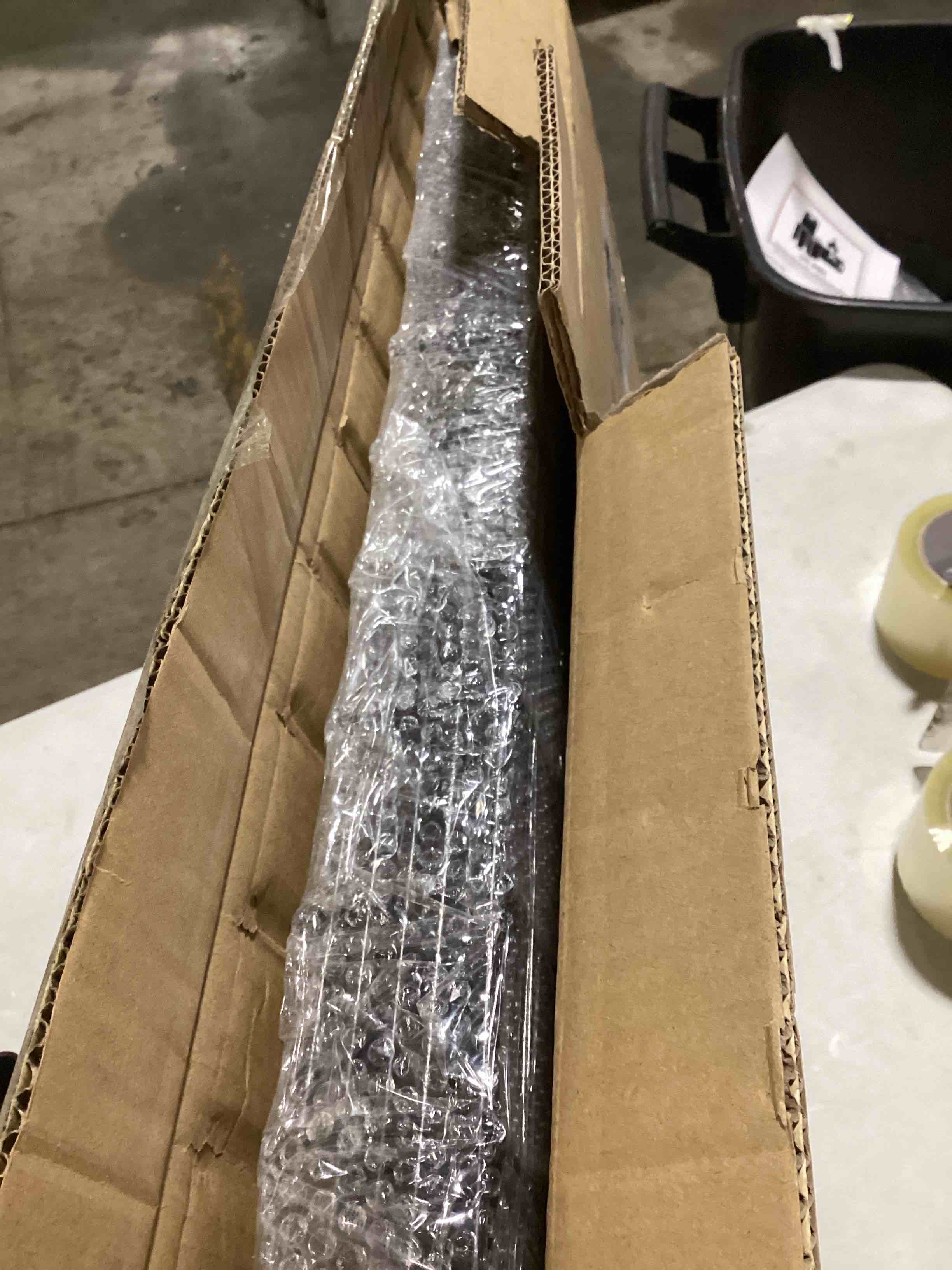 https://s3.amazonaws.com/lotting-images-prod/bidfta/RED6441708_1718026524874.jpeg