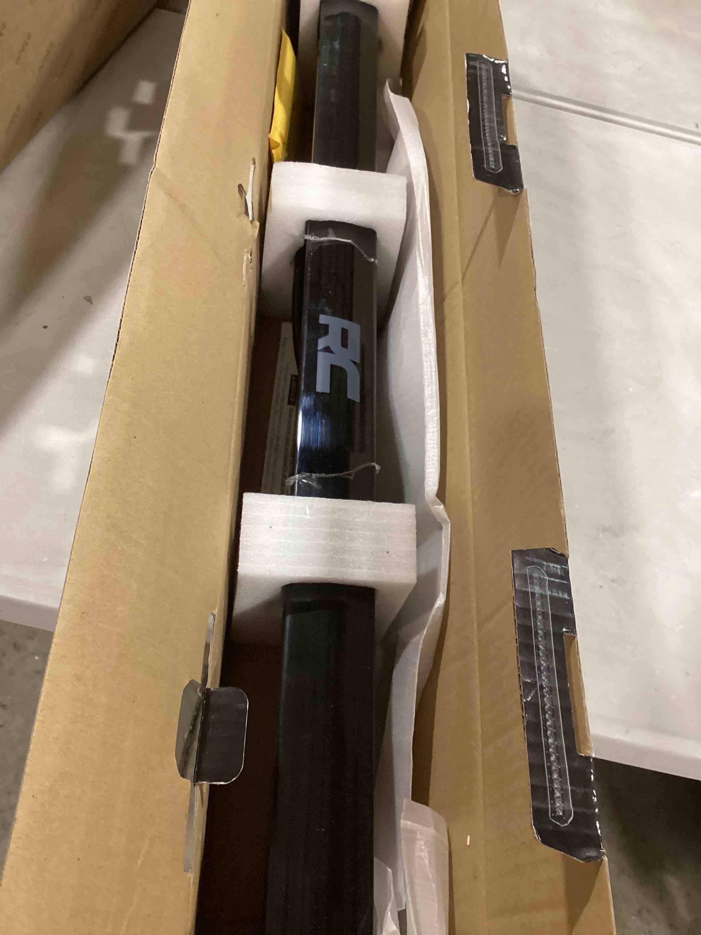 https://s3.amazonaws.com/lotting-images-prod/bidfta/RED6442018_1718212378274.jpeg