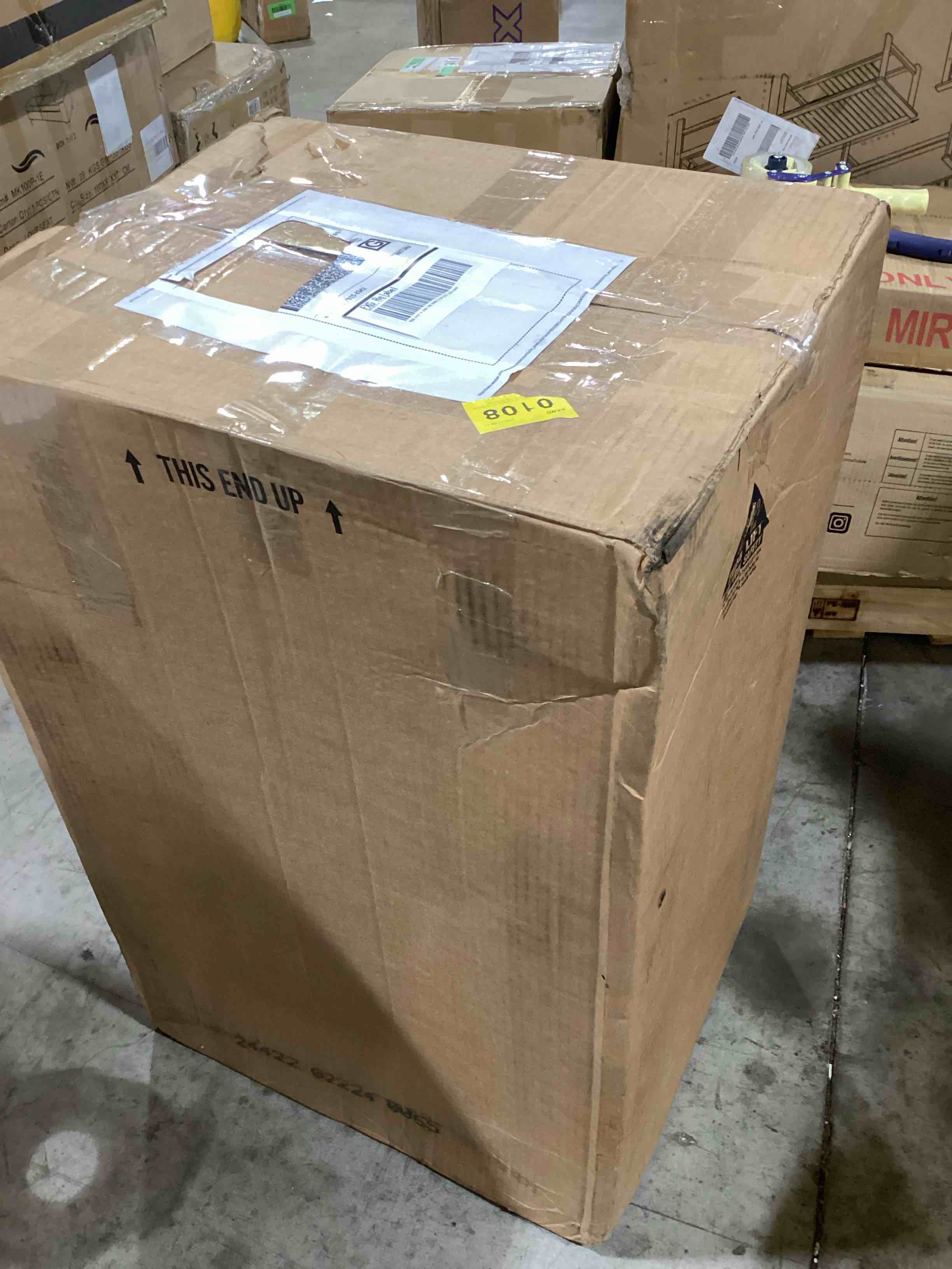 https://s3.amazonaws.com/lotting-images-prod/bidfta/RED6442810_1719329042088.jpeg