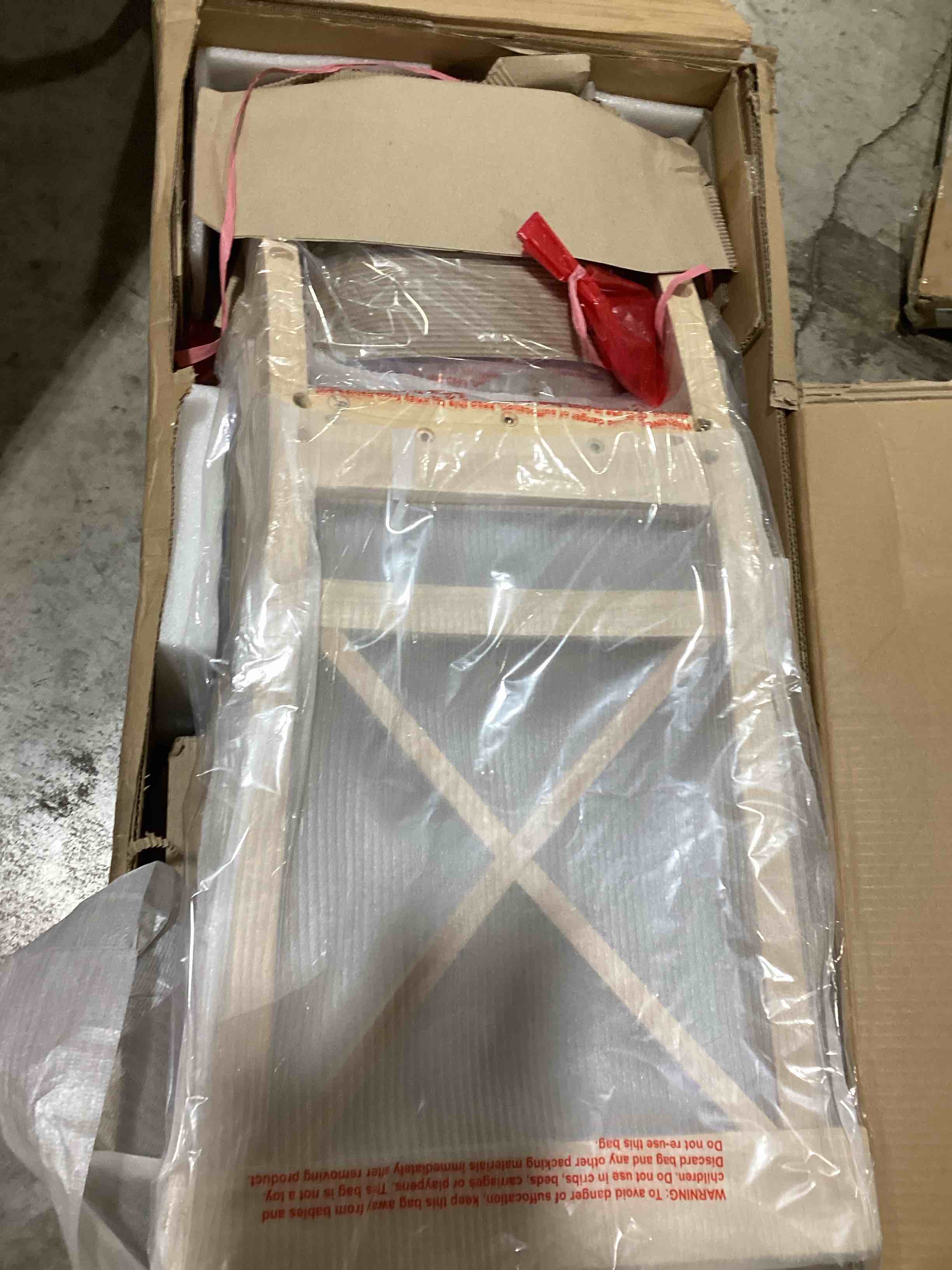 https://s3.amazonaws.com/lotting-images-prod/bidfta/RED6443204_1718280236484.jpeg