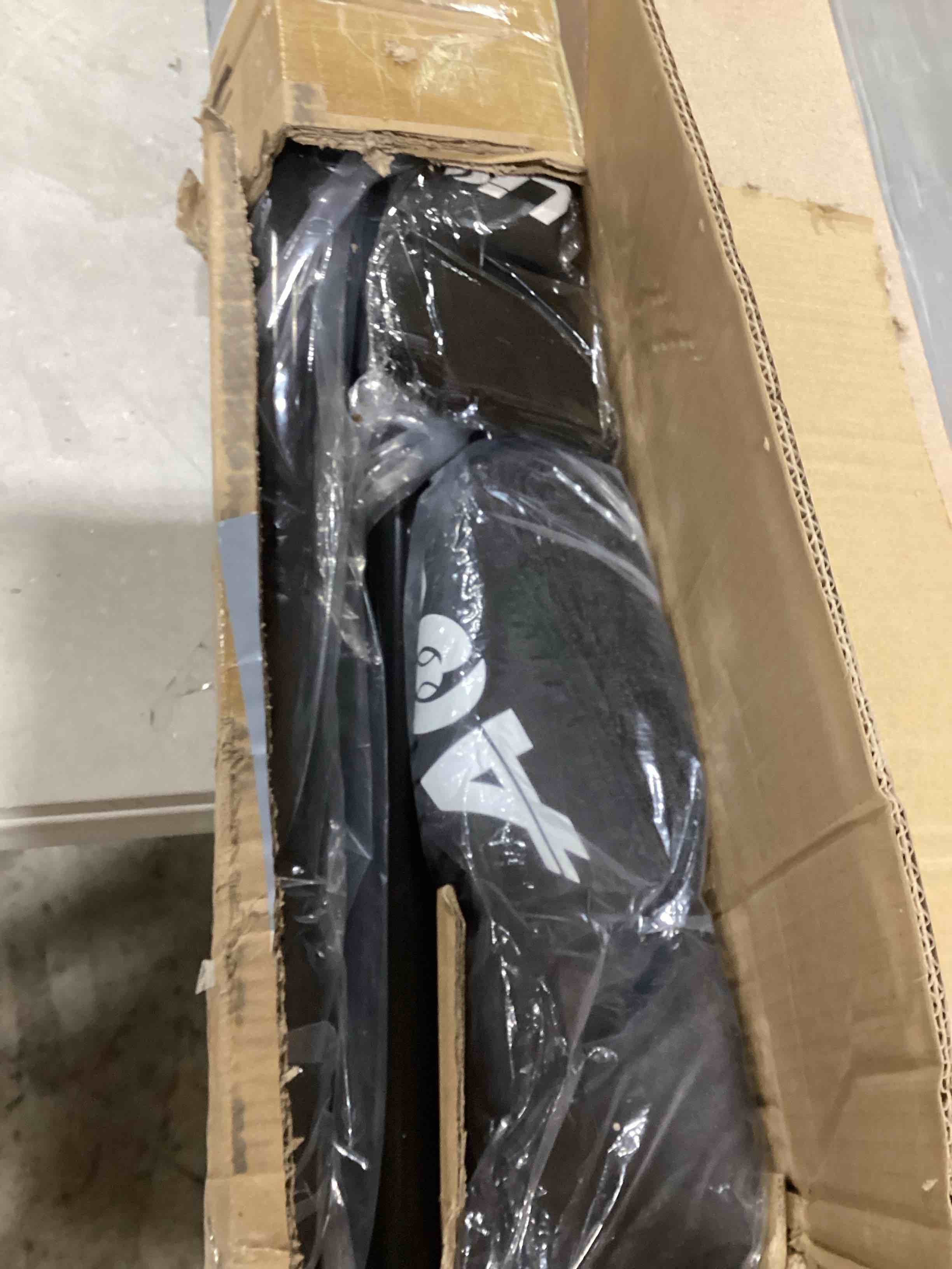 https://s3.amazonaws.com/lotting-images-prod/bidfta/RED6443542_1718385986394.jpeg