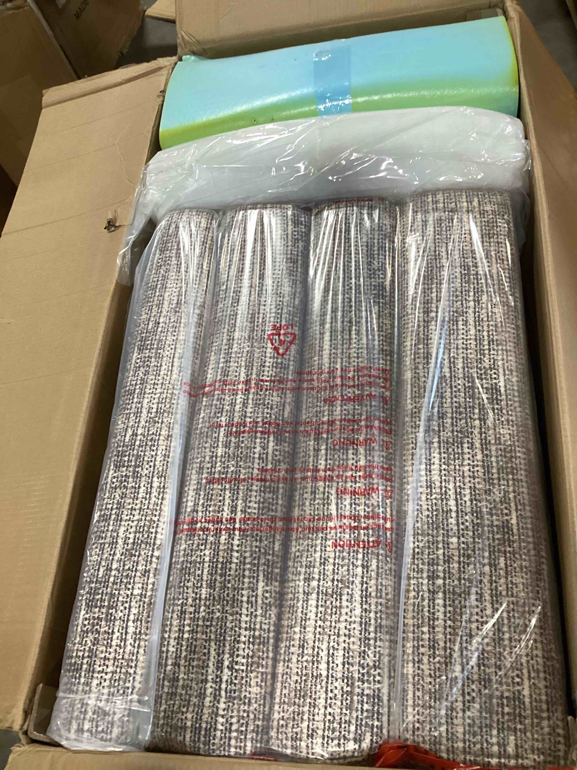 https://s3.amazonaws.com/lotting-images-prod/bidfta/RED6443589_1718454430163.jpeg