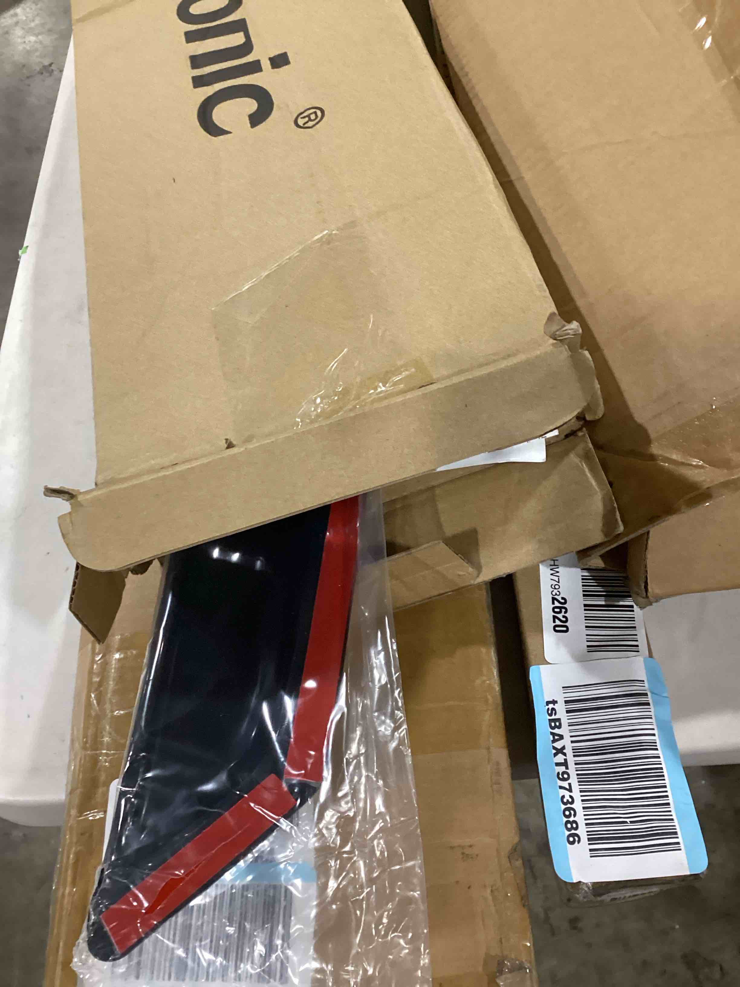 https://s3.amazonaws.com/lotting-images-prod/bidfta/RED6443816_1718716653515.jpeg