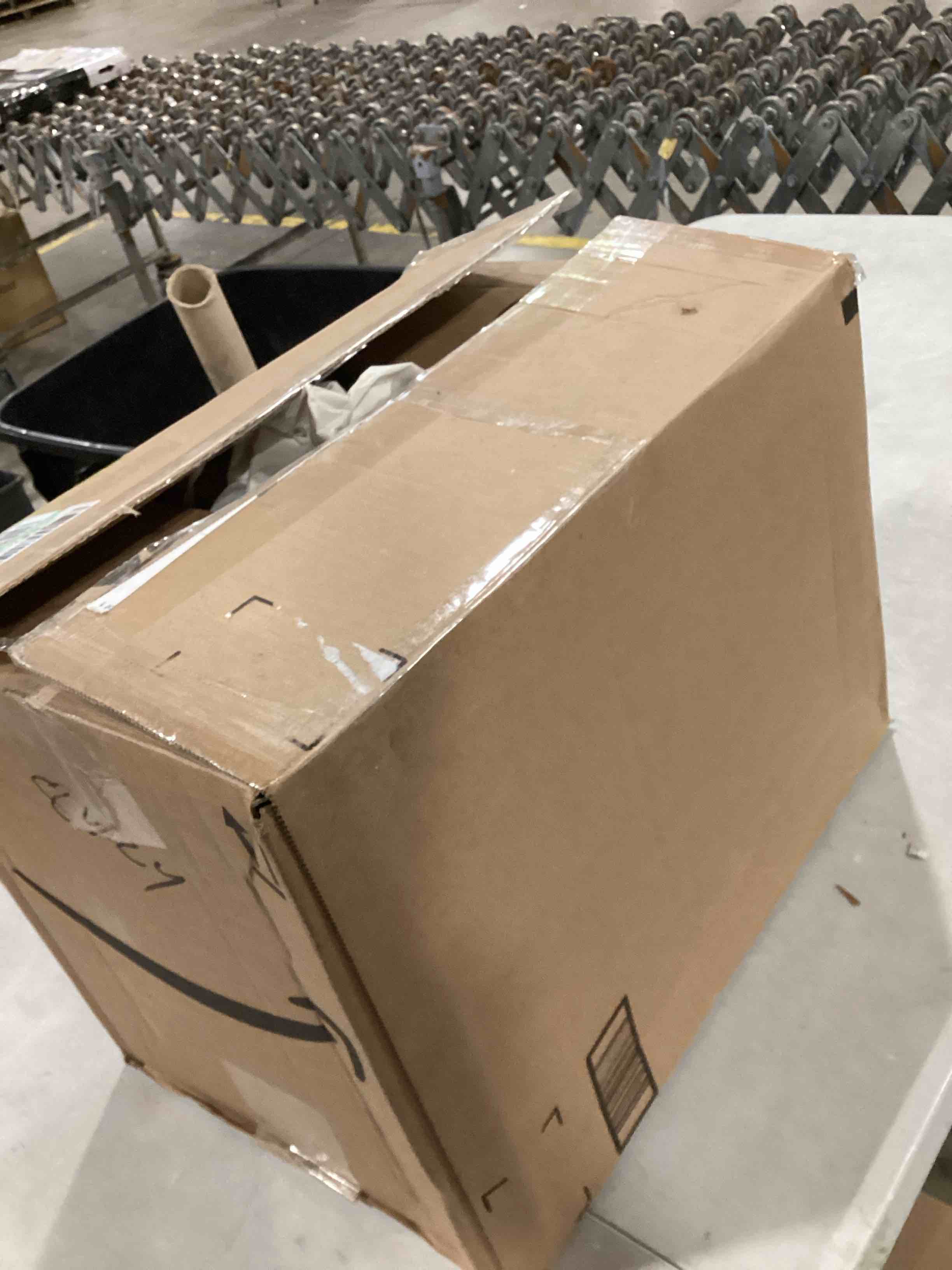 https://s3.amazonaws.com/lotting-images-prod/bidfta/RED6443827_1718718063809.jpeg