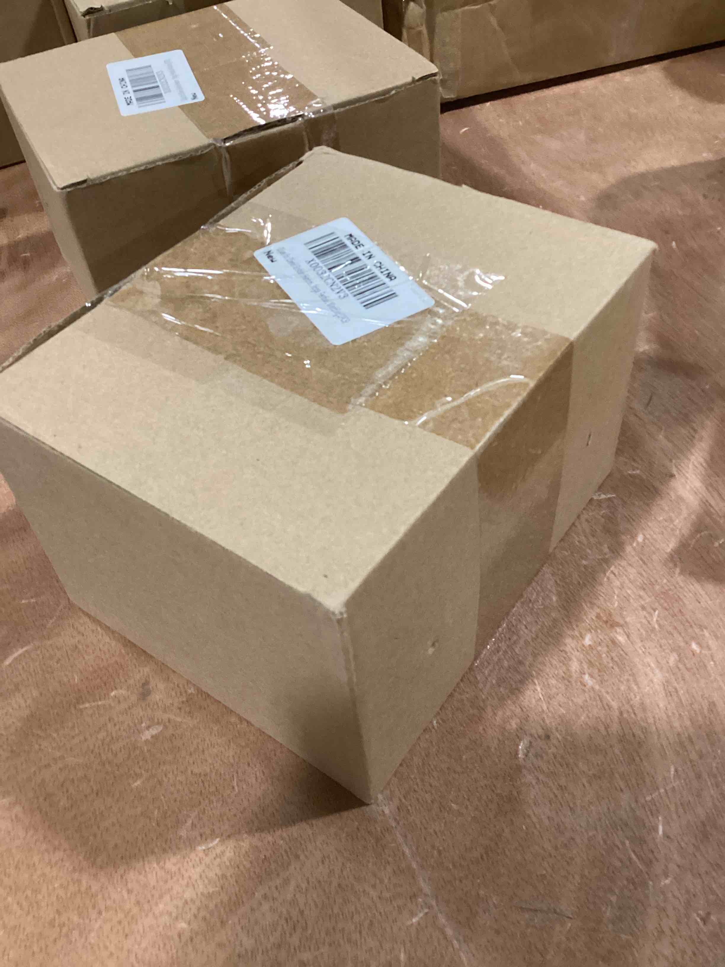 https://s3.amazonaws.com/lotting-images-prod/bidfta/RED6444448_1717438819111.jpeg