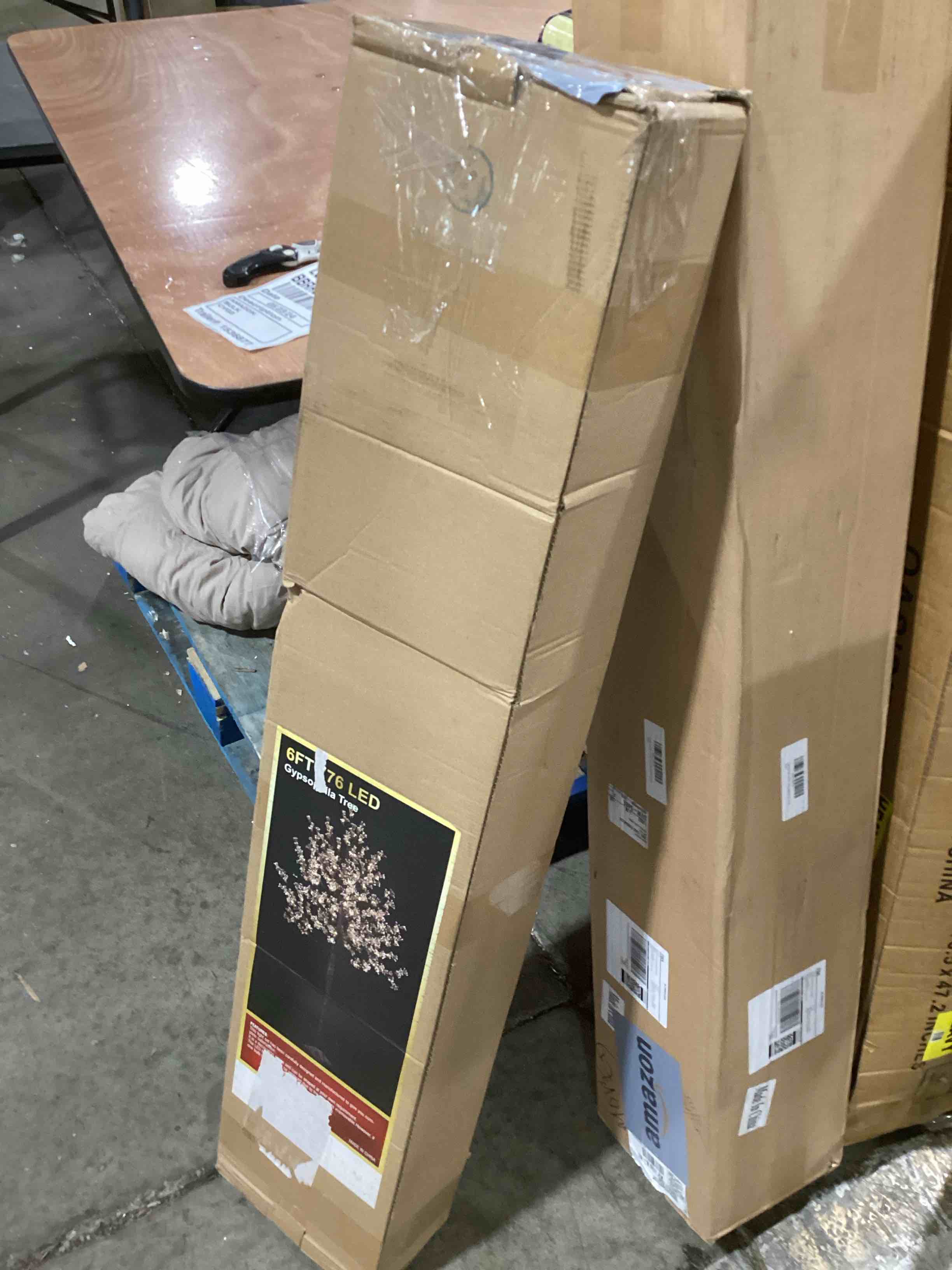 https://s3.amazonaws.com/lotting-images-prod/bidfta/RED6444467_1717441404625.jpeg
