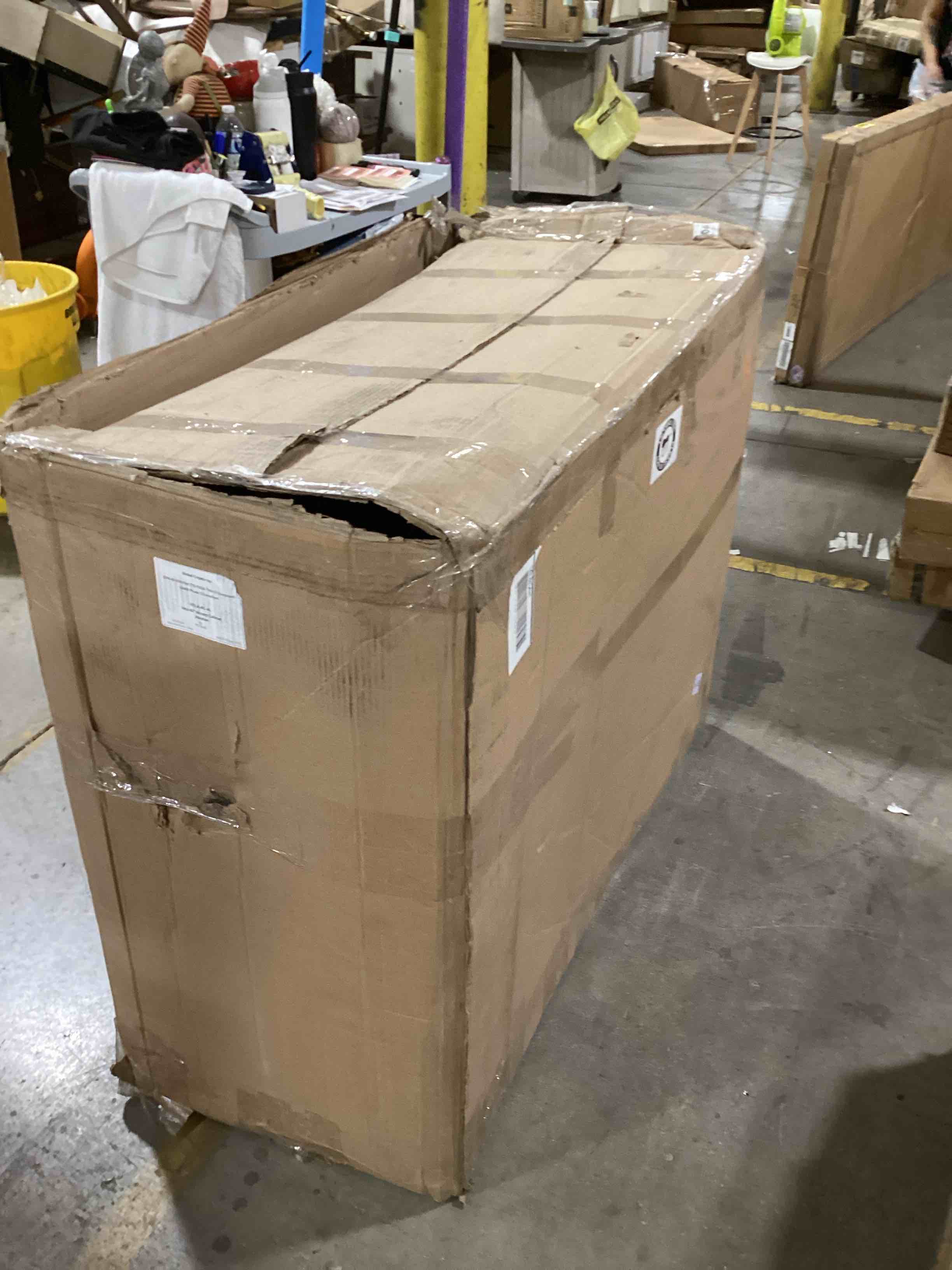 https://s3.amazonaws.com/lotting-images-prod/bidfta/RED6444990_1718212348035.jpeg
