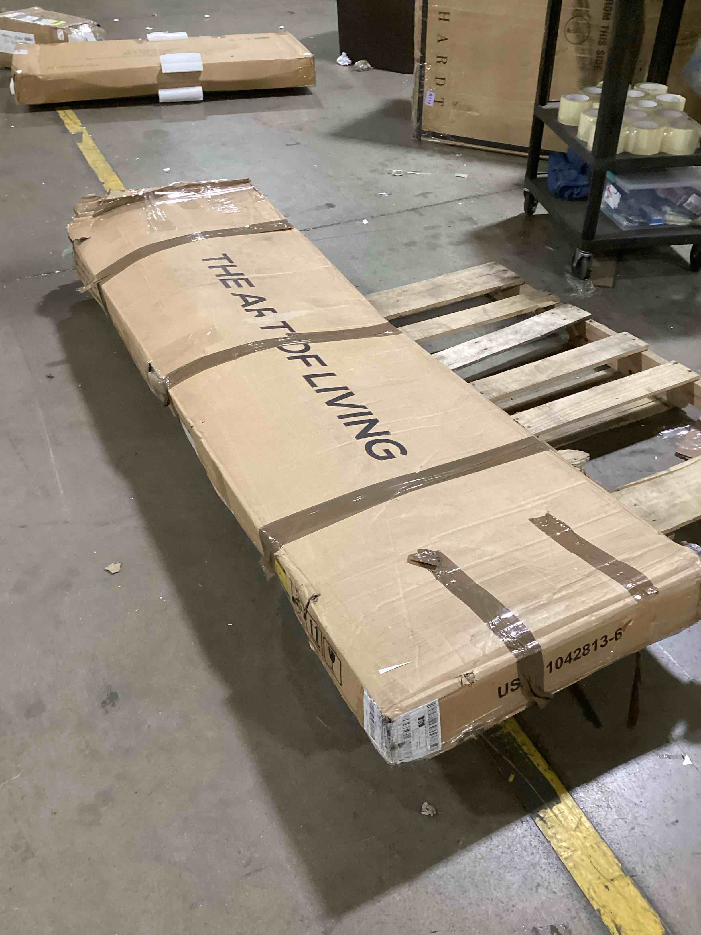 https://s3.amazonaws.com/lotting-images-prod/bidfta/RED6445157_1718372020857.jpeg