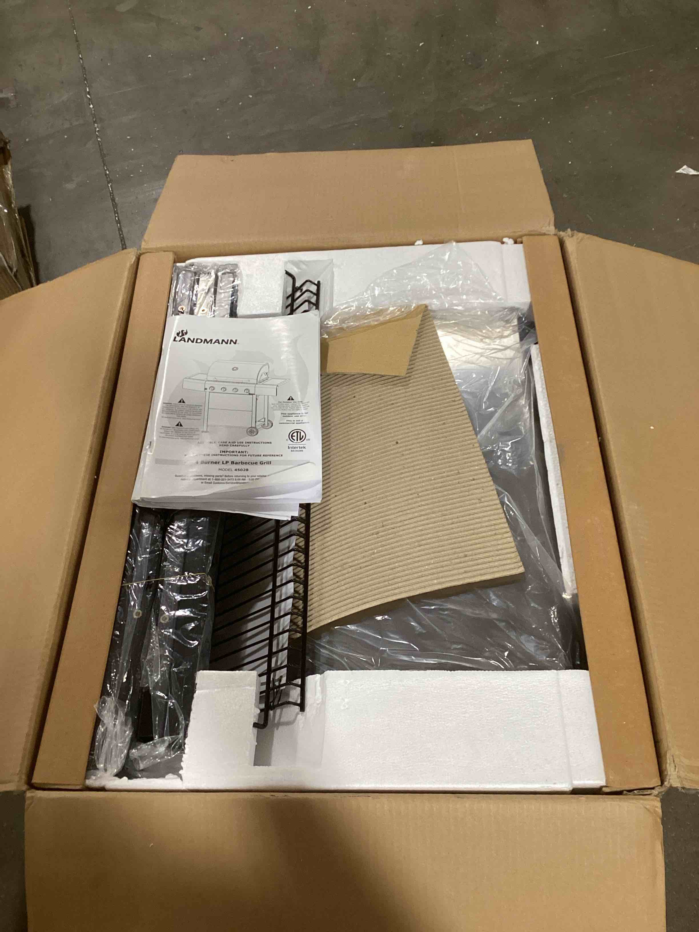 https://s3.amazonaws.com/lotting-images-prod/bidfta/RED6445280_1718473547210.jpeg