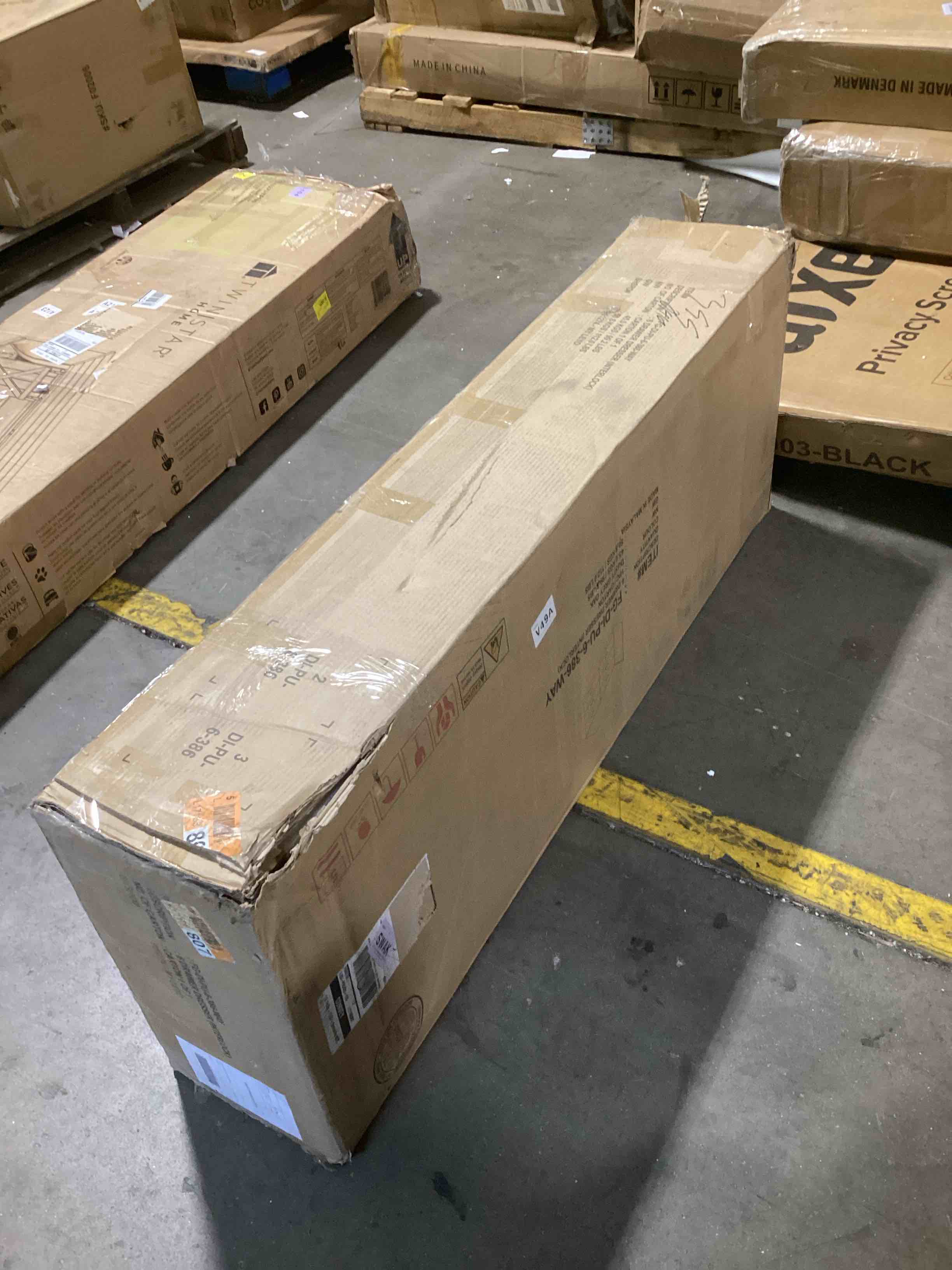 https://s3.amazonaws.com/lotting-images-prod/bidfta/RED6445610_1718974818483.jpeg