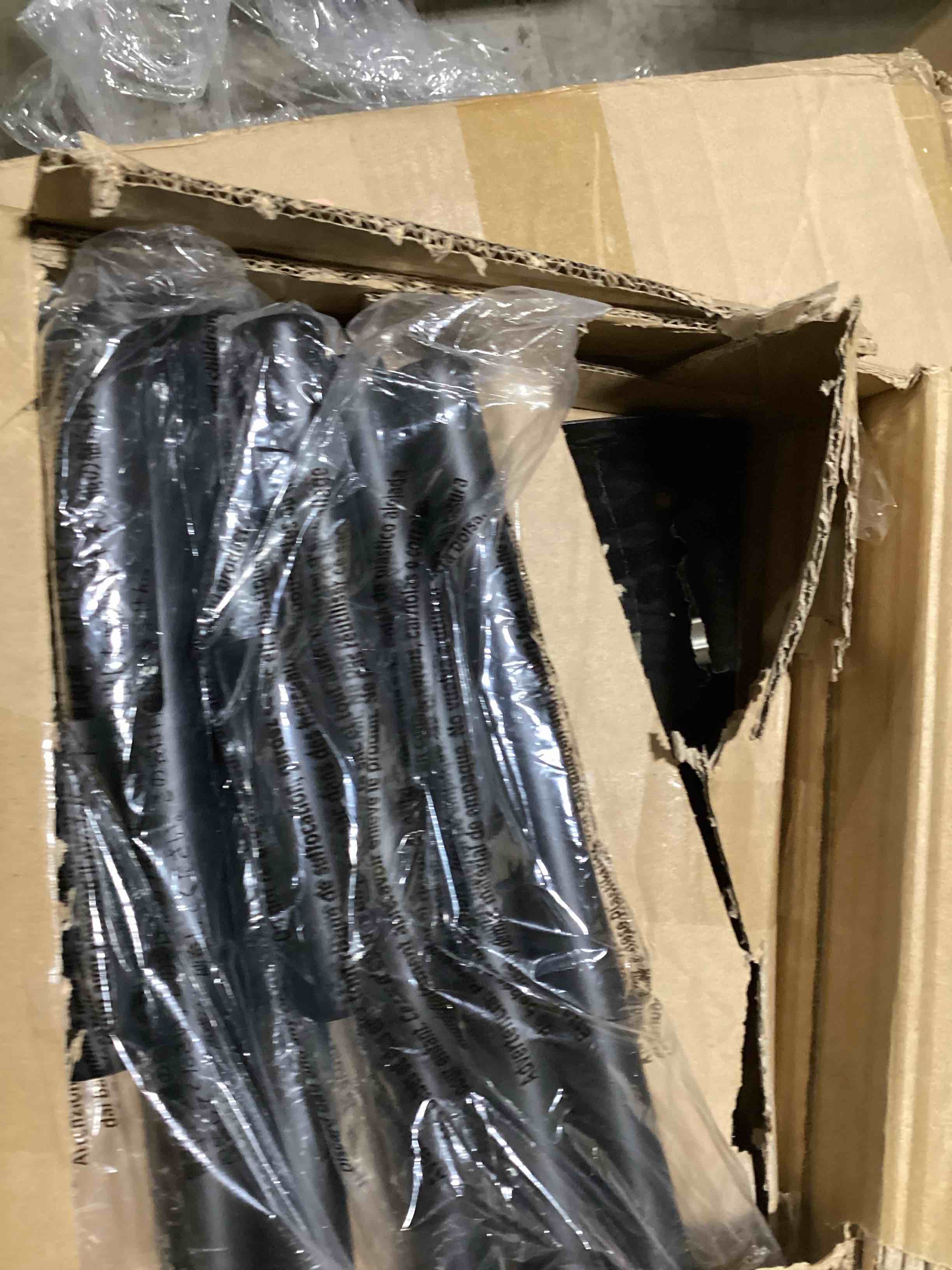 https://s3.amazonaws.com/lotting-images-prod/bidfta/RED6446018_1719493896691.jpeg