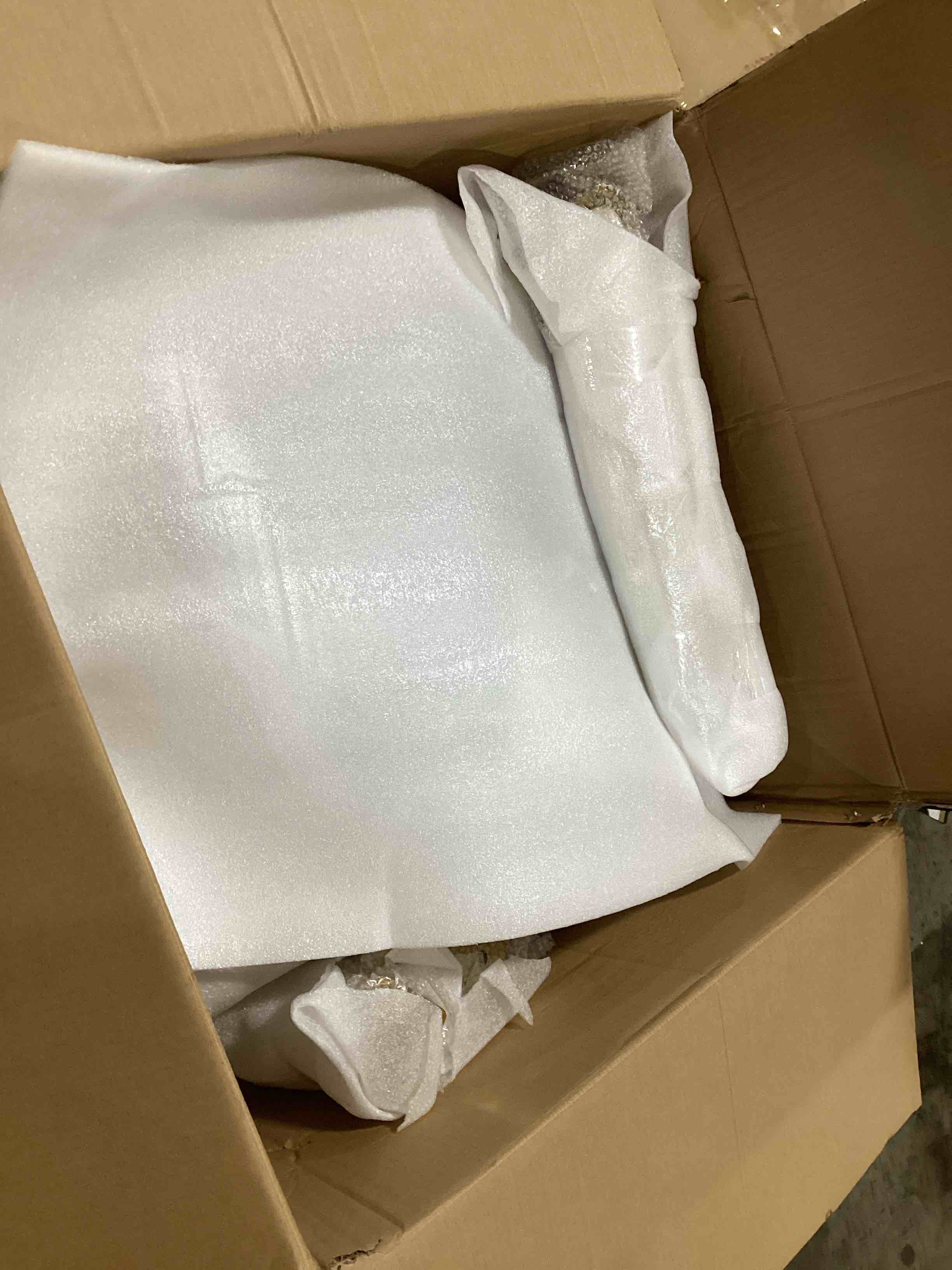 https://s3.amazonaws.com/lotting-images-prod/bidfta/RED6446113_1719581021265.jpeg