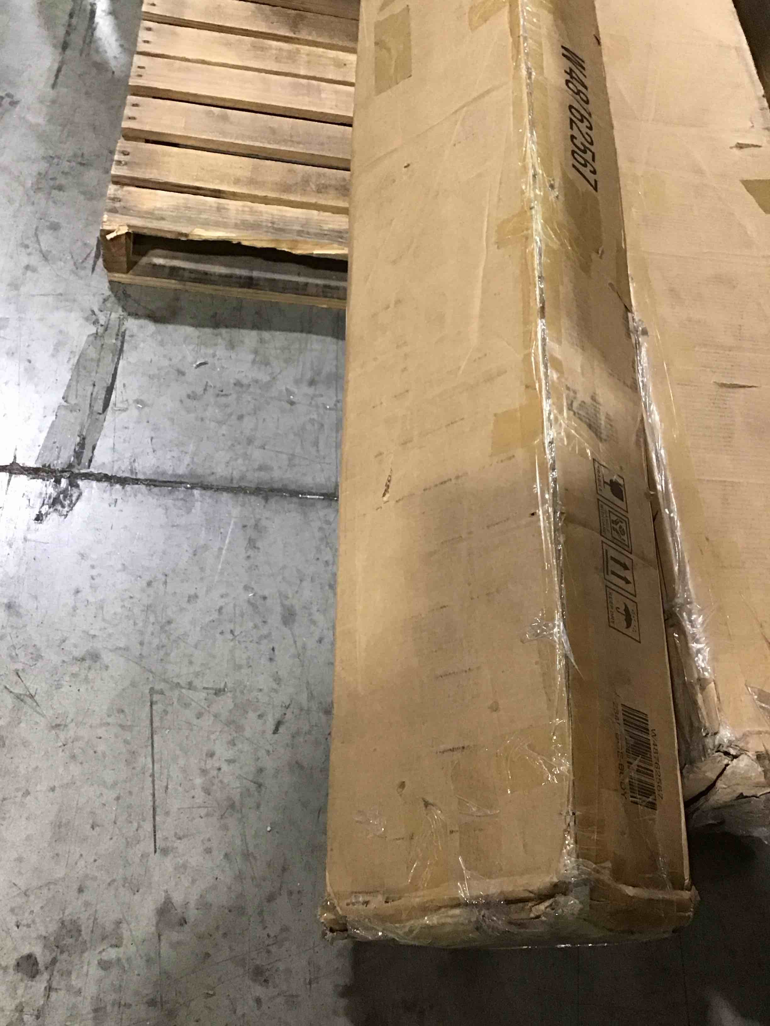 https://s3.amazonaws.com/lotting-images-prod/bidfta/RED6448321_1721229729095.jpeg