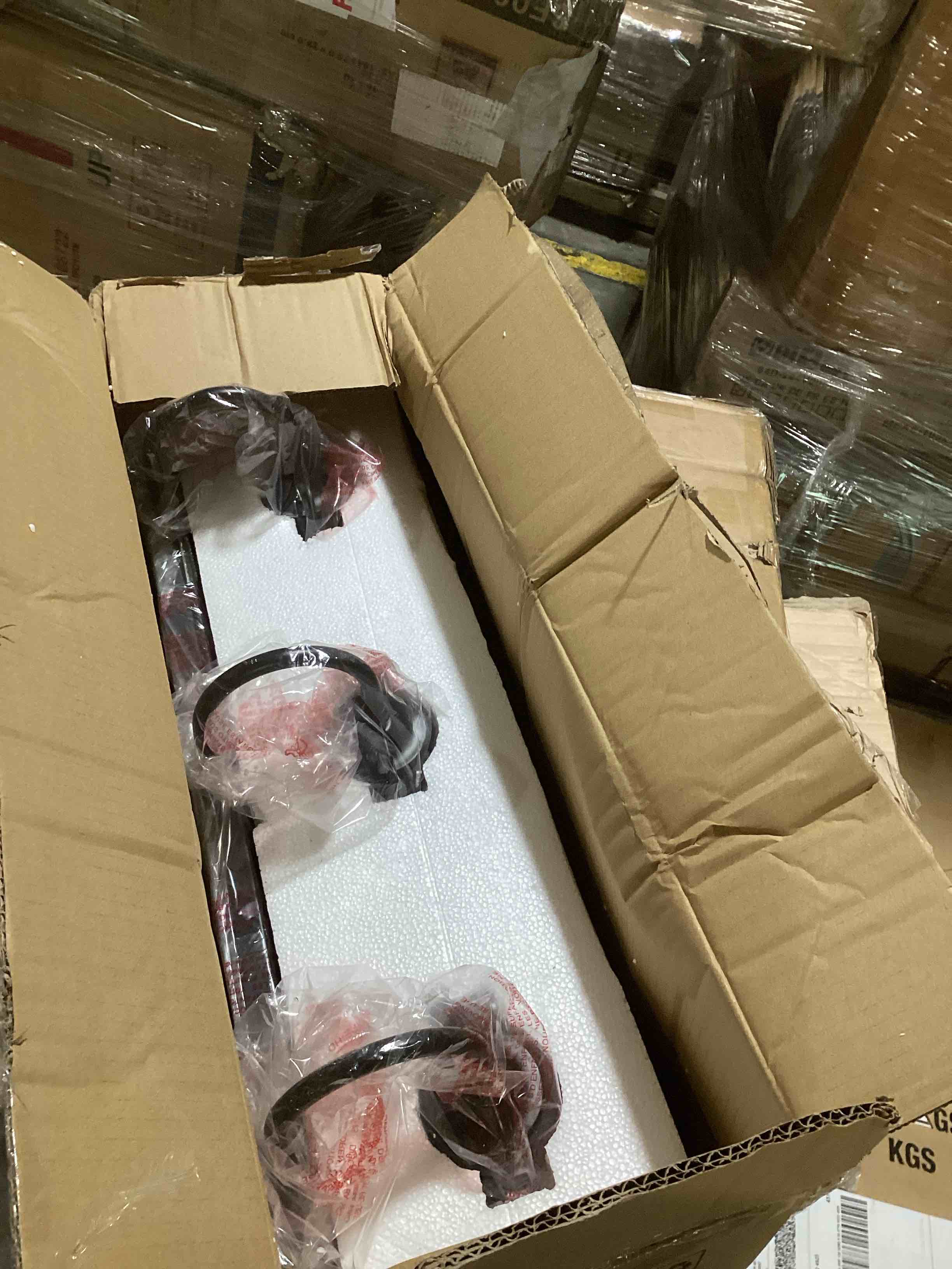https://s3.amazonaws.com/lotting-images-prod/bidfta/RED6449020_1719515450345.jpeg
