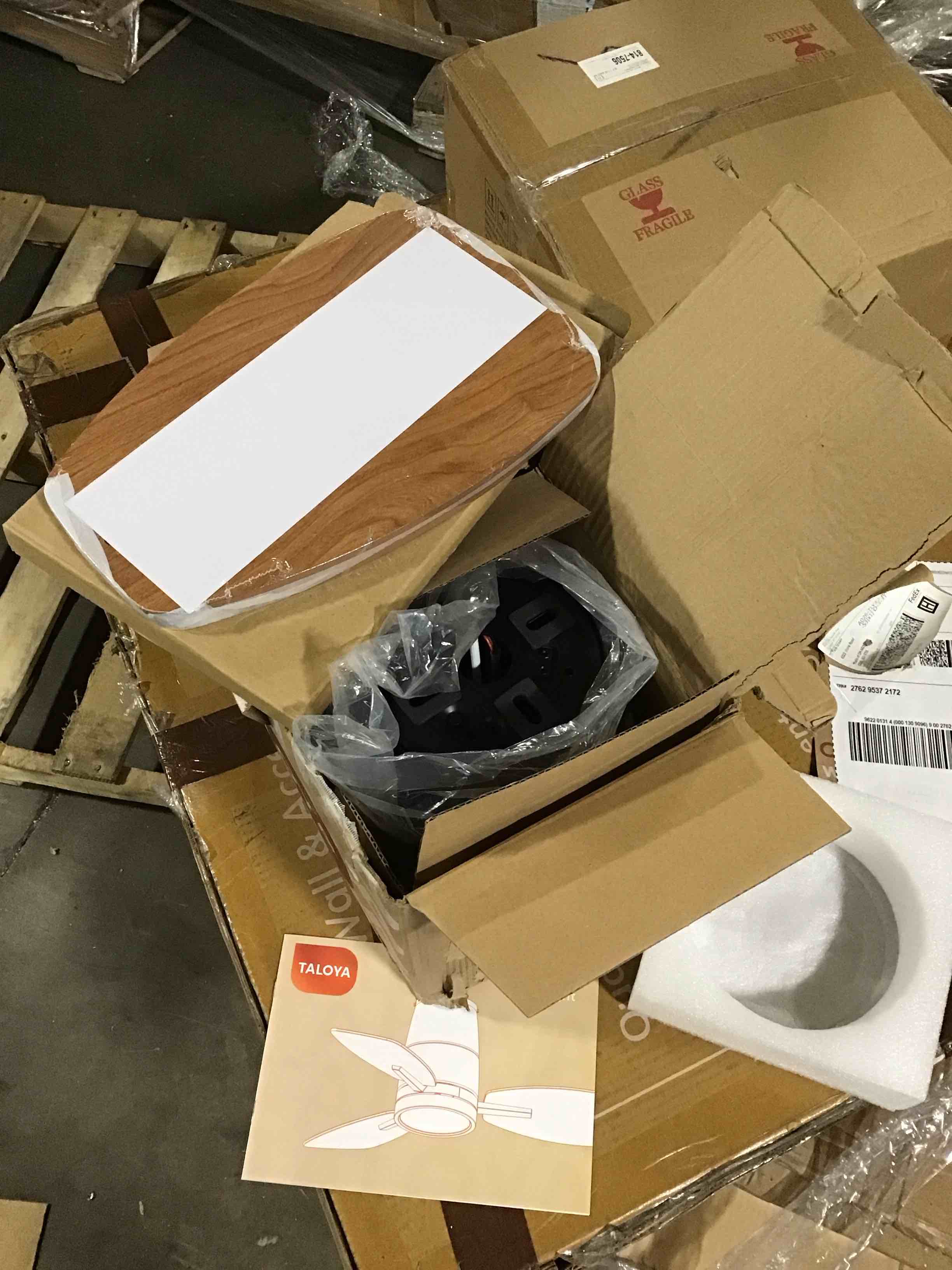https://s3.amazonaws.com/lotting-images-prod/bidfta/RED6449292_1720200292087.jpeg