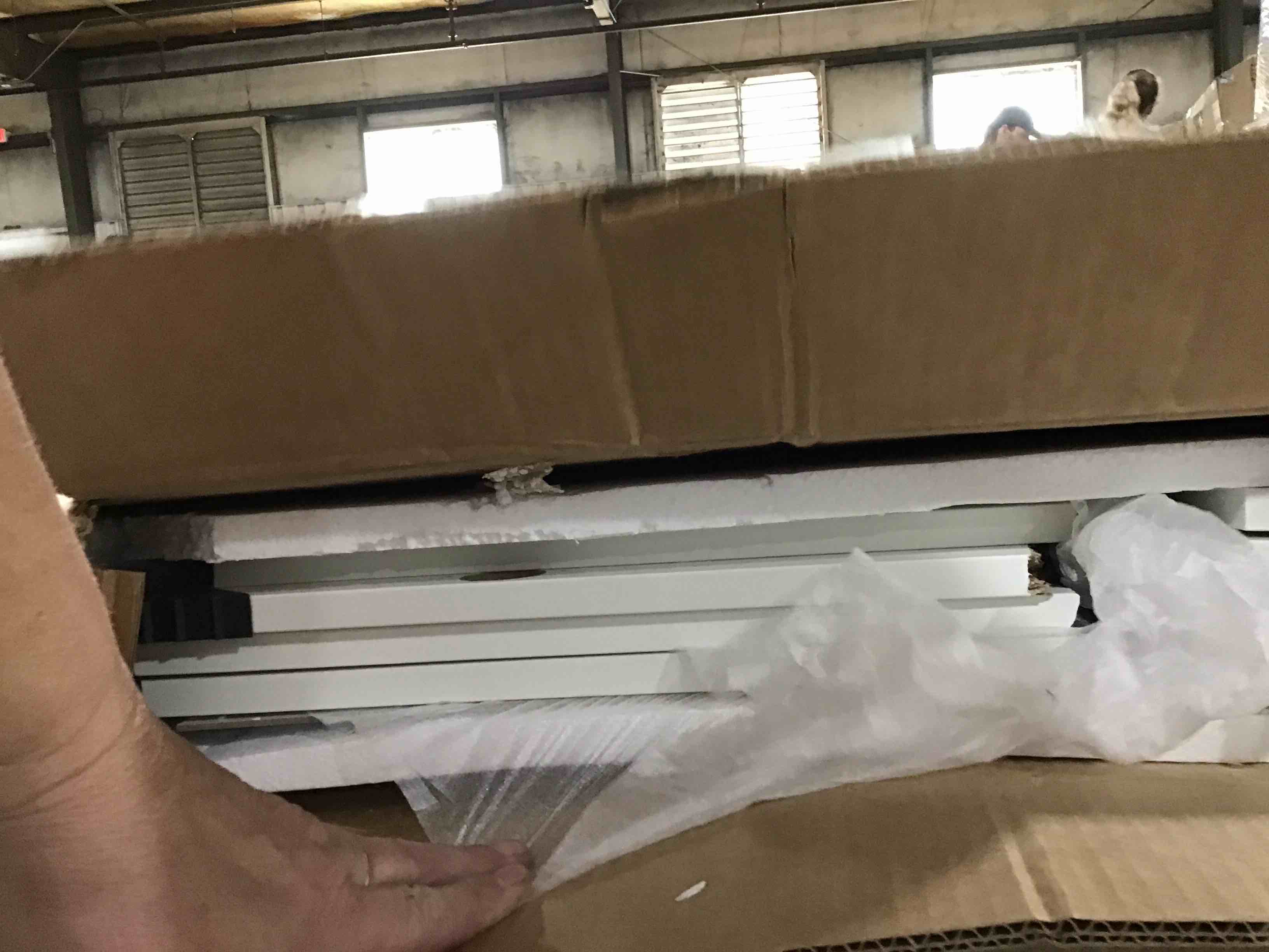 https://s3.amazonaws.com/lotting-images-prod/bidfta/RED6449808_1721070070589.jpeg