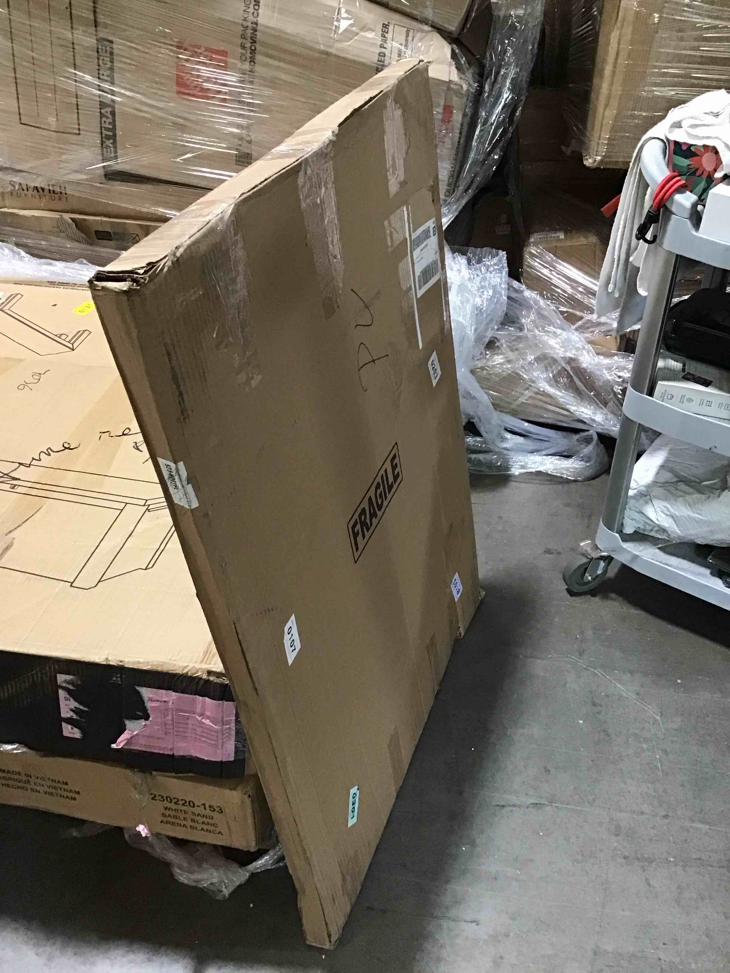 https://s3.amazonaws.com/lotting-images-prod/bidfta/RED6450238_1721670356186.jpeg