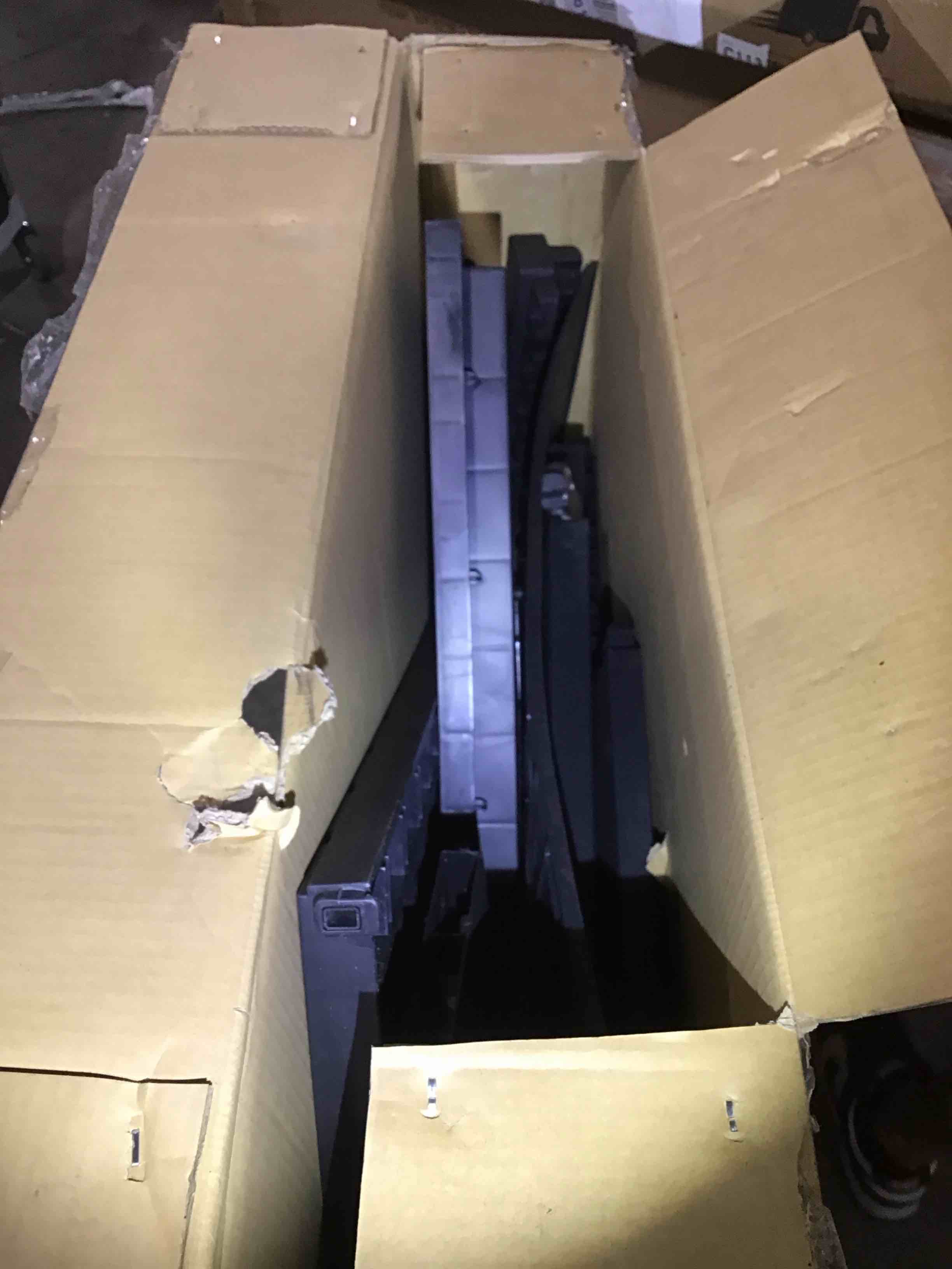 https://s3.amazonaws.com/lotting-images-prod/bidfta/RED6450352_1721824327510.jpeg