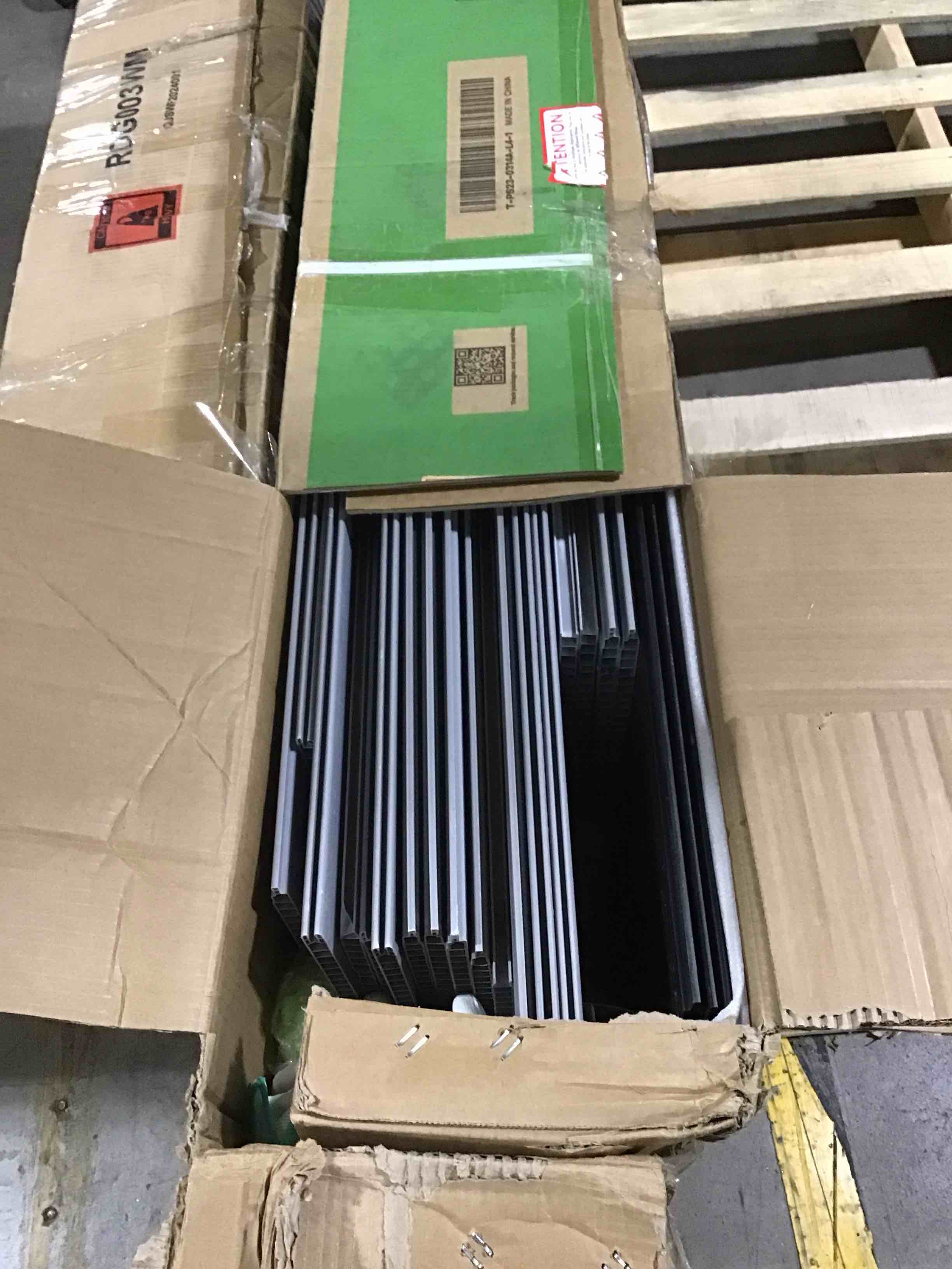 https://s3.amazonaws.com/lotting-images-prod/bidfta/RED6450432_1721913405775.jpeg