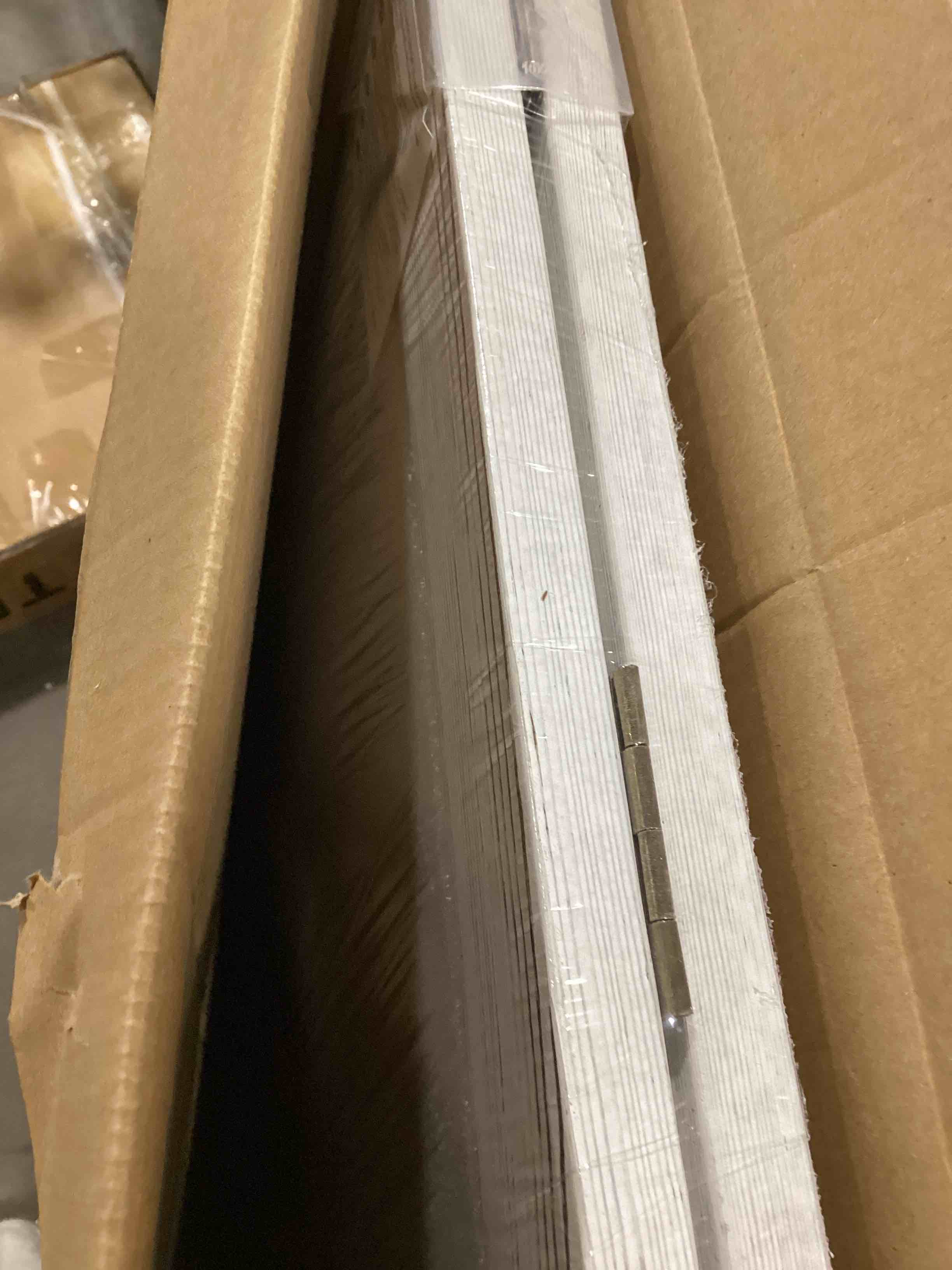 https://s3.amazonaws.com/lotting-images-prod/bidfta/RED6451279_1719855688609.jpeg