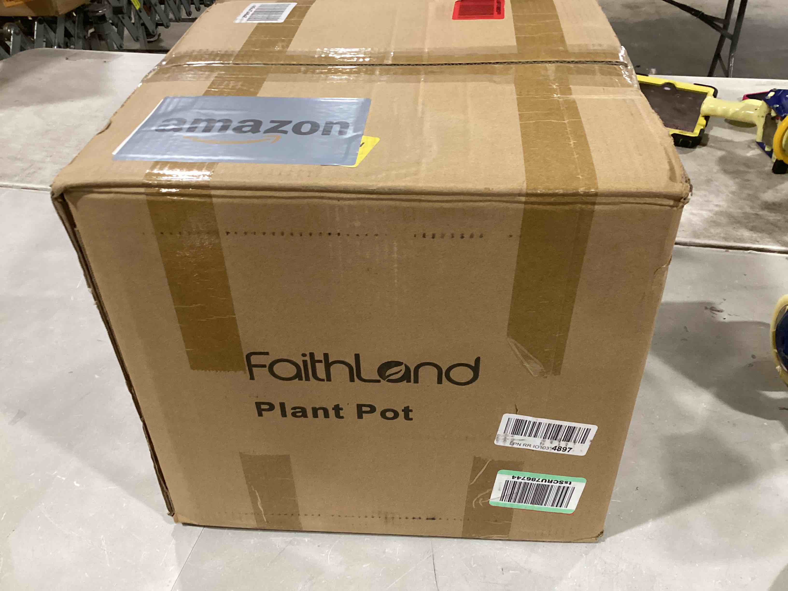 https://s3.amazonaws.com/lotting-images-prod/bidfta/RED6452337_1721304591908.jpeg