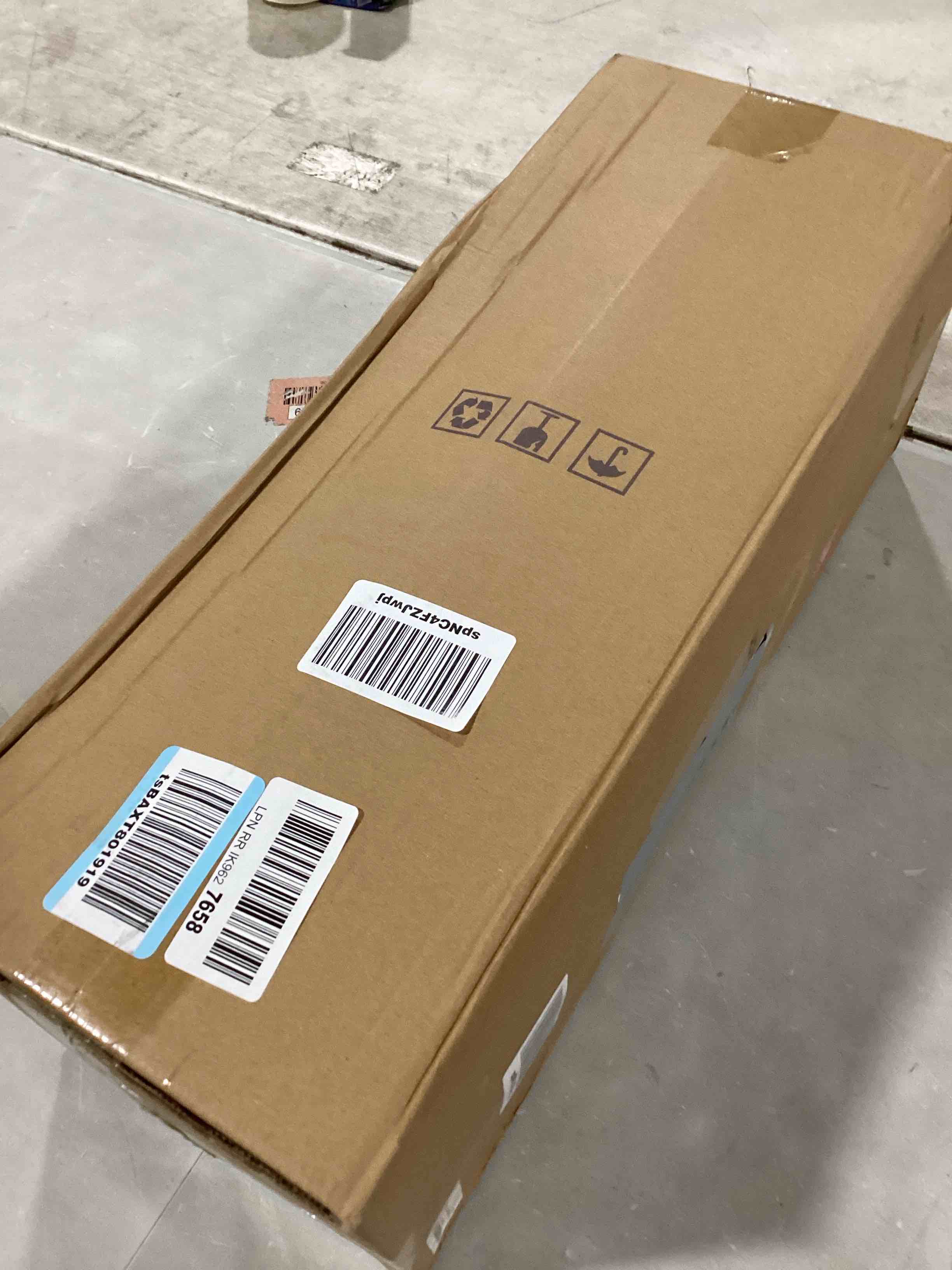 https://s3.amazonaws.com/lotting-images-prod/bidfta/RED6452510_1721393222417.jpeg