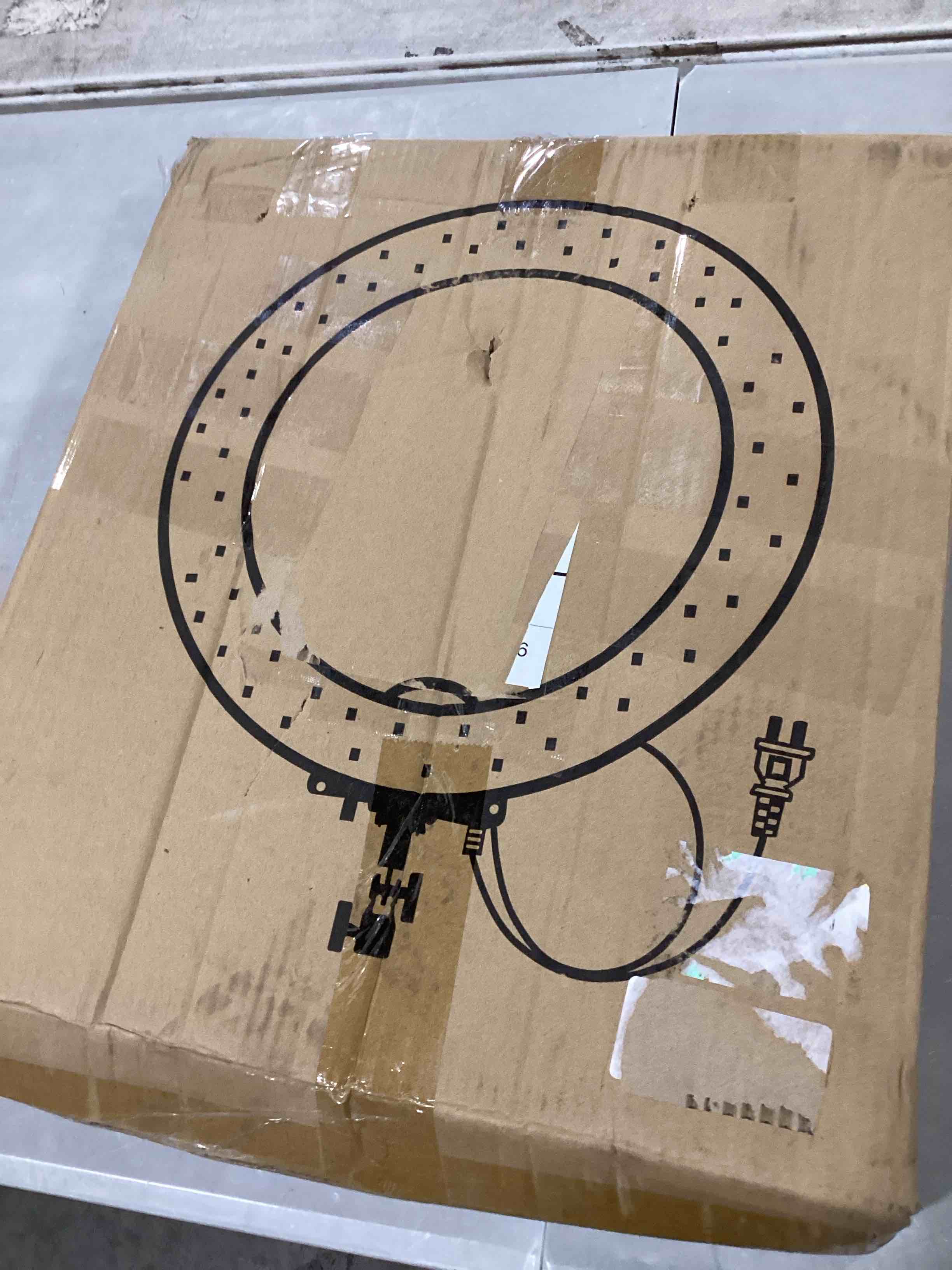 https://s3.amazonaws.com/lotting-images-prod/bidfta/RED6453019_1721762842939.jpeg