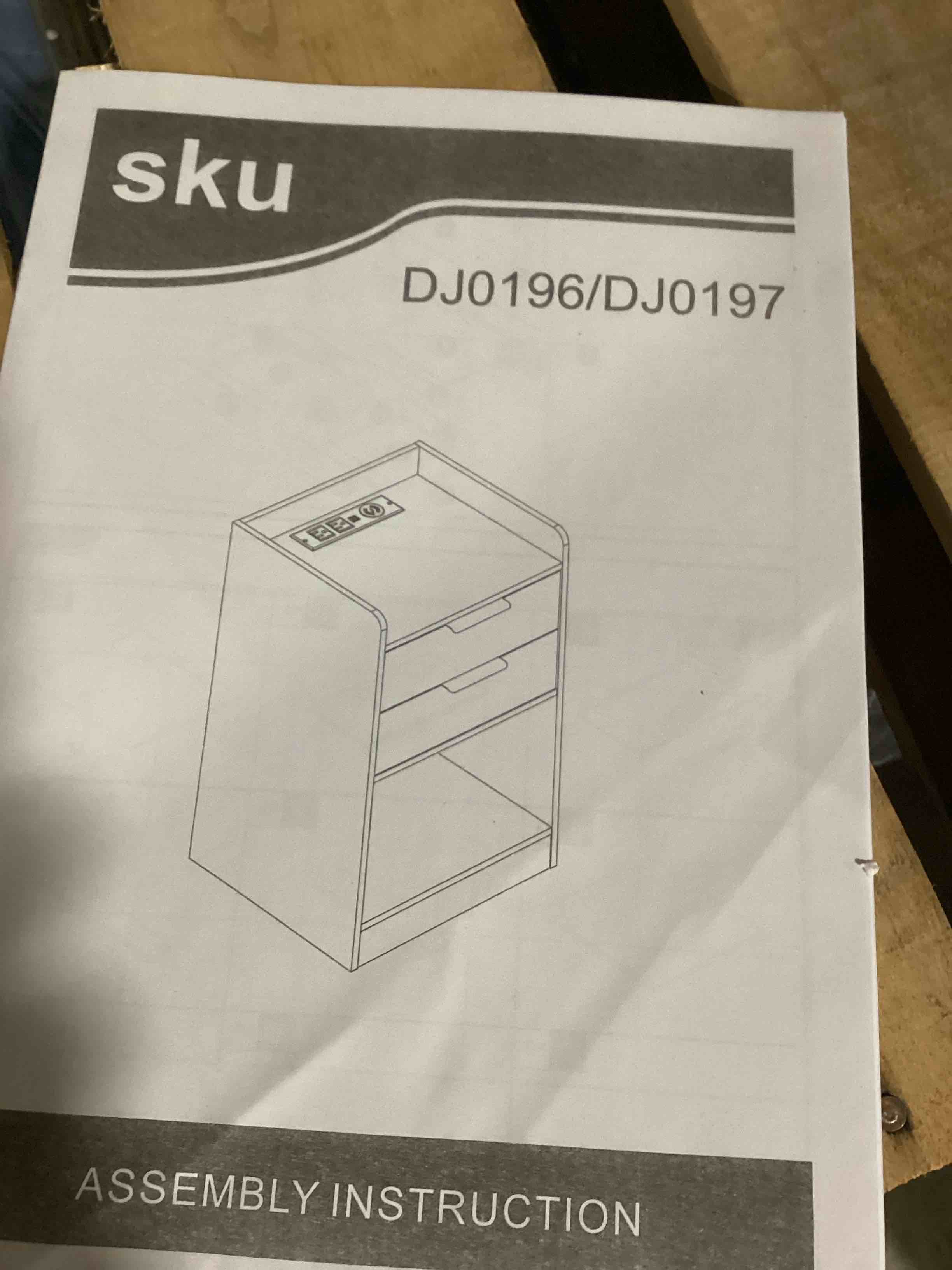 https://s3.amazonaws.com/lotting-images-prod/bidfta/RED6453105_1721825752235.jpeg